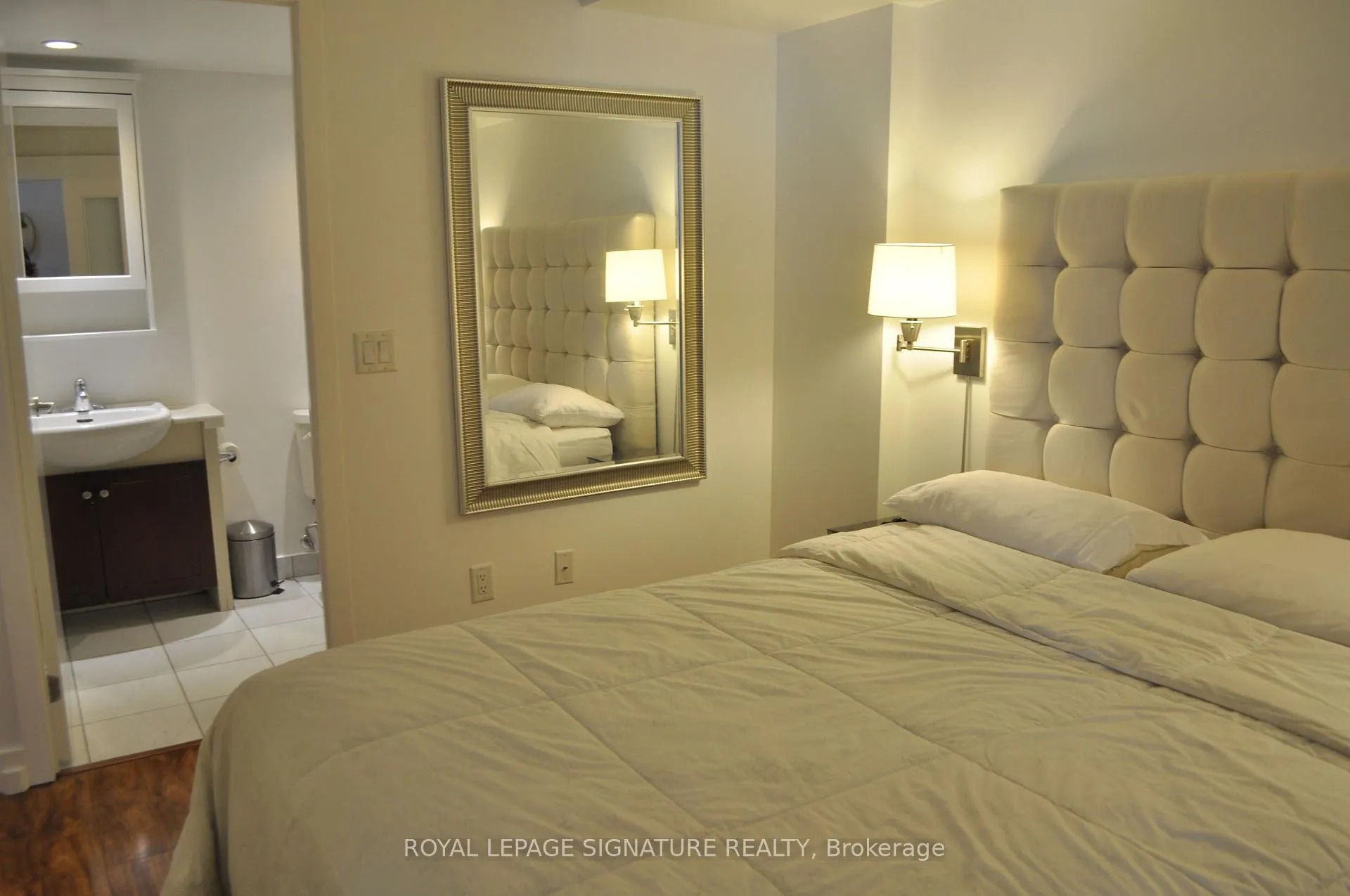 Photo 4 of Unit 402, 8 York Street, Toronto, Waterfront Communities — HOMEH