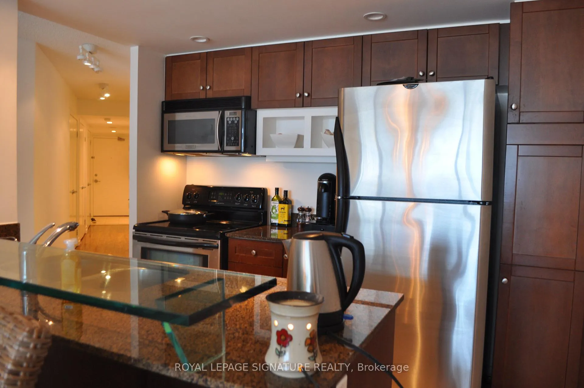 Photo 7 of Unit 402, 8 York Street, Toronto, Waterfront Communities — HOMEH
