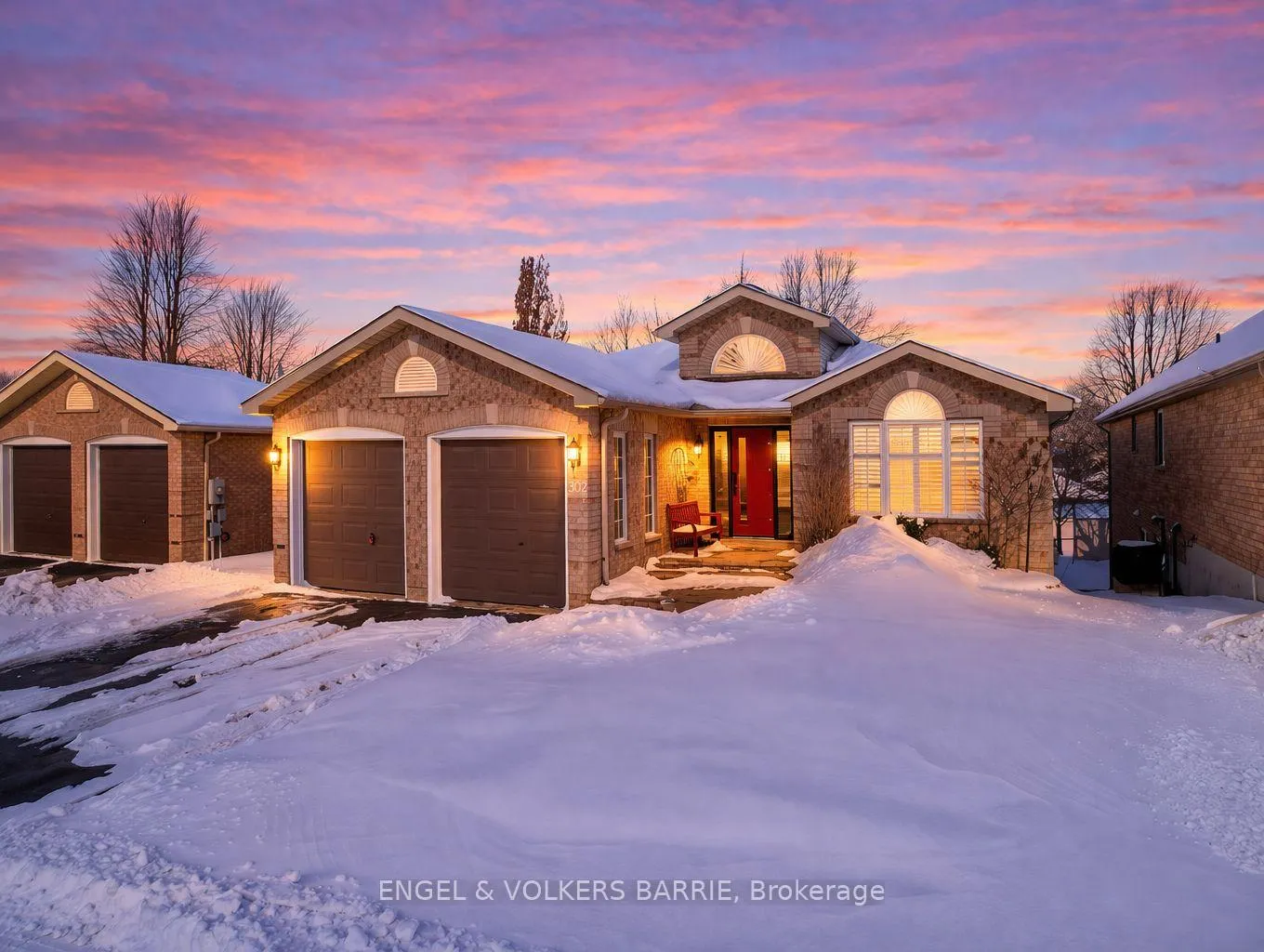 Photo 1 of 302 Livingstone Street E, Barrie, Little Lake — HOMEH