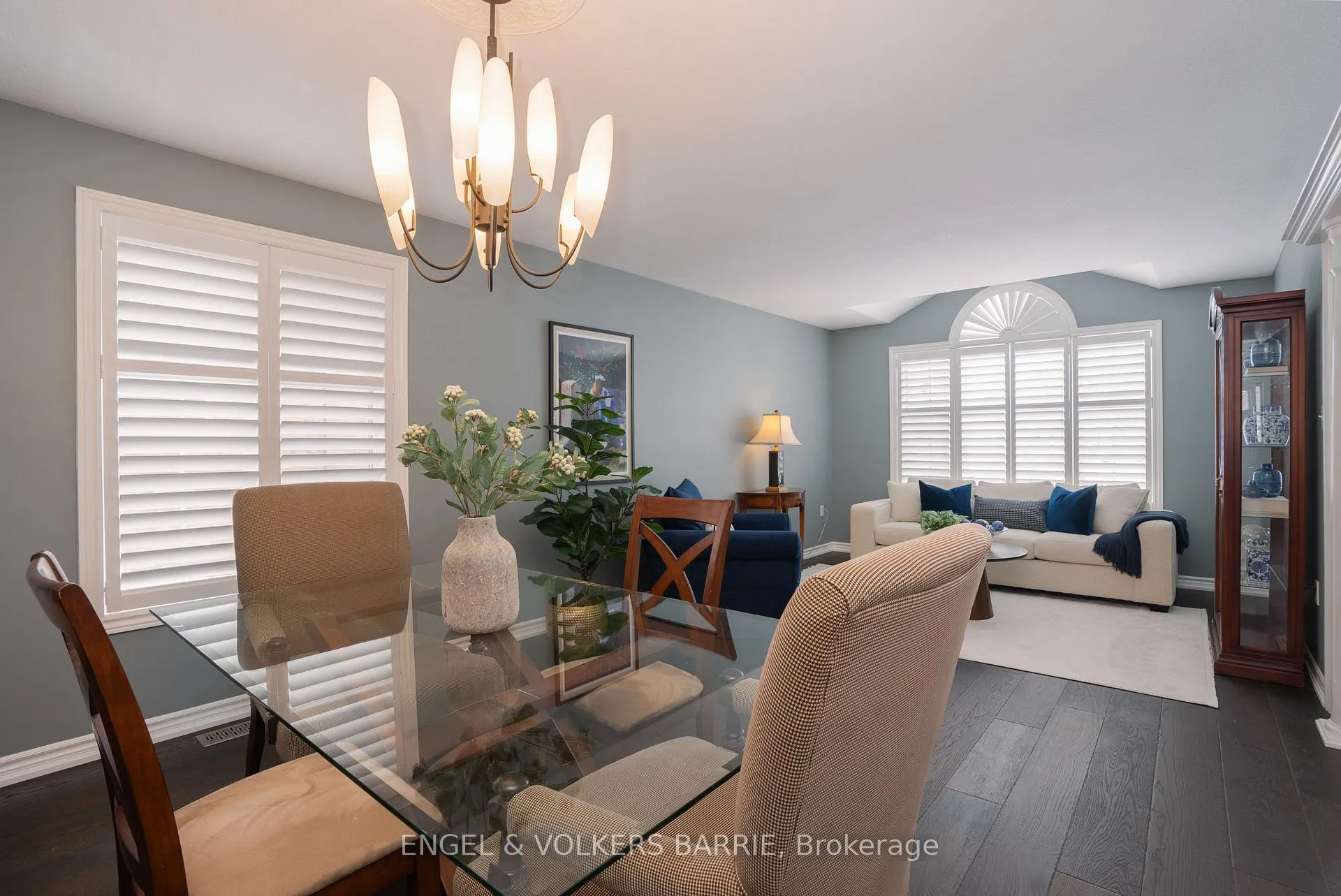 Photo 8 of 302 Livingstone Street E, Barrie, Little Lake — HOMEH