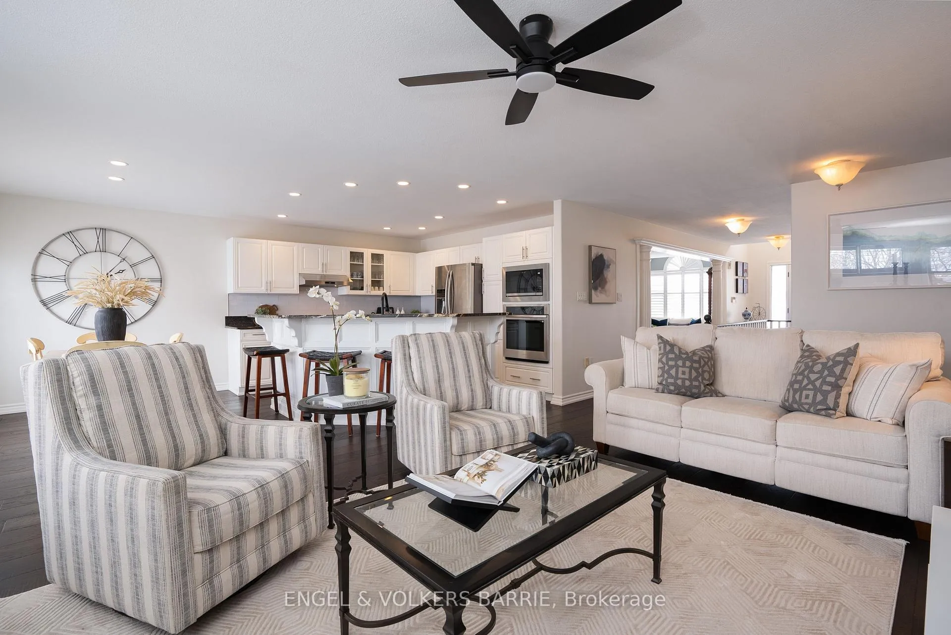 Photo 13 of 302 Livingstone Street E, Barrie, Little Lake — HOMEH