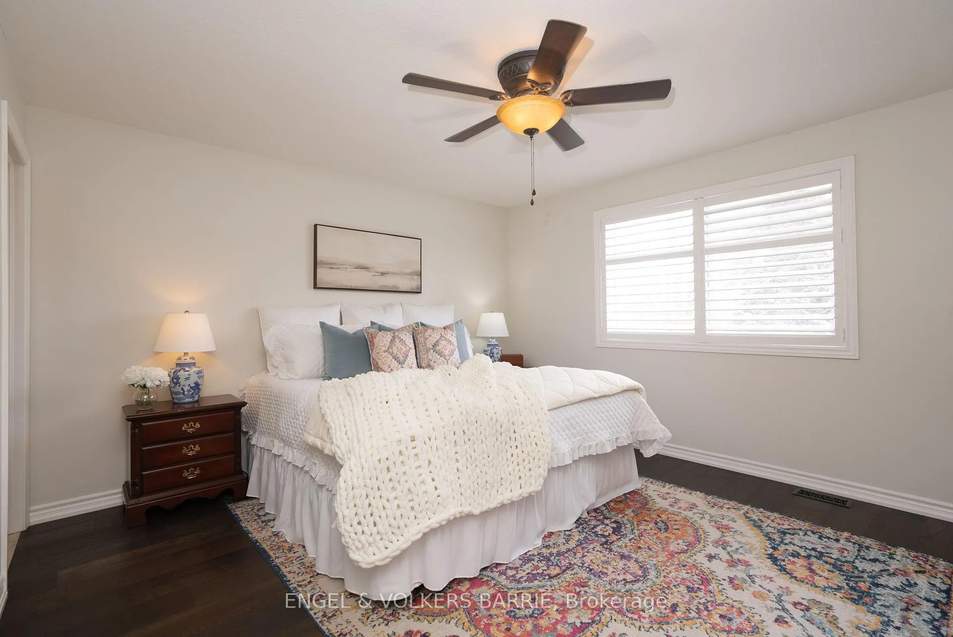 Photo 20 of 302 Livingstone Street E, Barrie, Little Lake — HOMEH