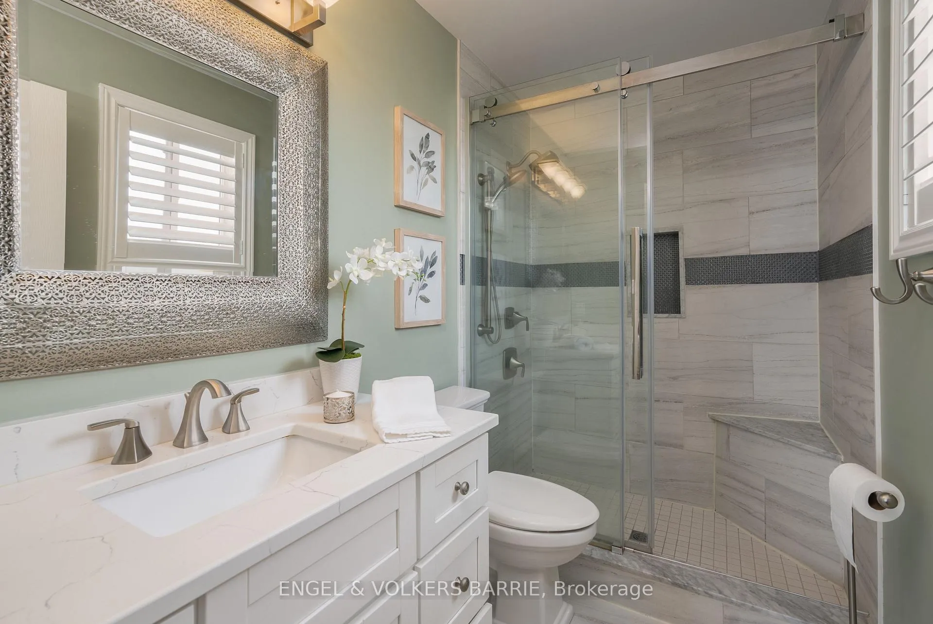 Photo 22 of 302 Livingstone Street E, Barrie, Little Lake — HOMEH
