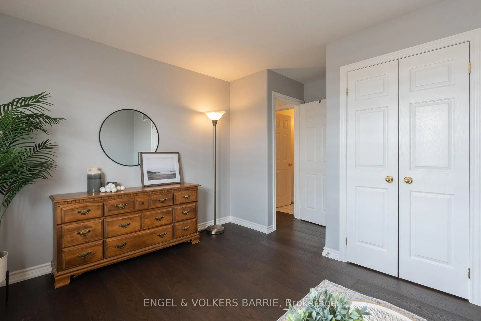 Photo 25 of 302 Livingstone Street E, Barrie, Little Lake — HOMEH