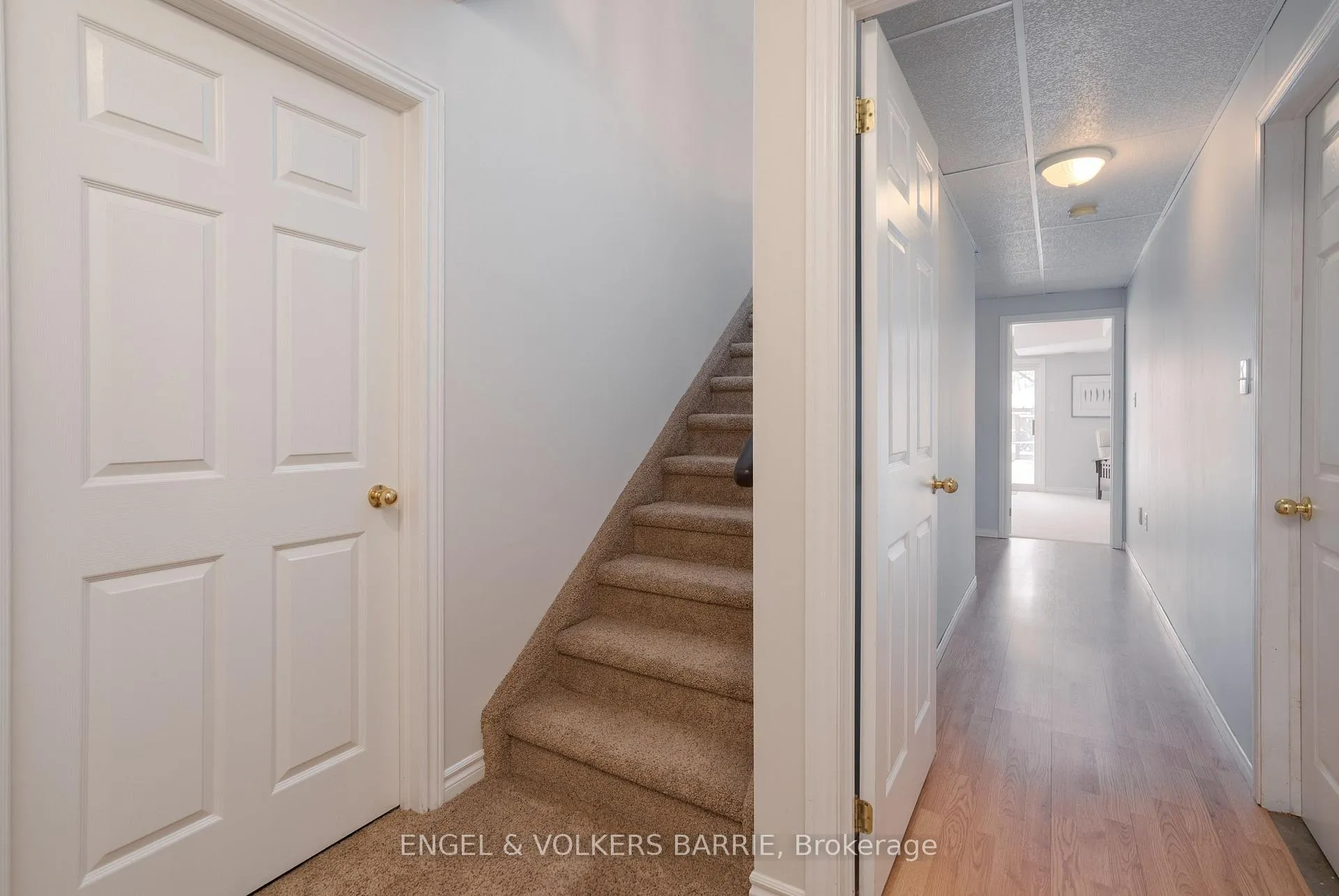 Photo 27 of 302 Livingstone Street E, Barrie, Little Lake — HOMEH