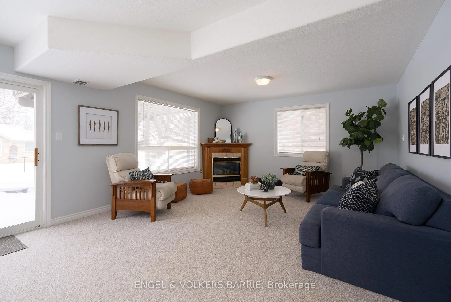 Photo 28 of 302 Livingstone Street E, Barrie, Little Lake — HOMEH