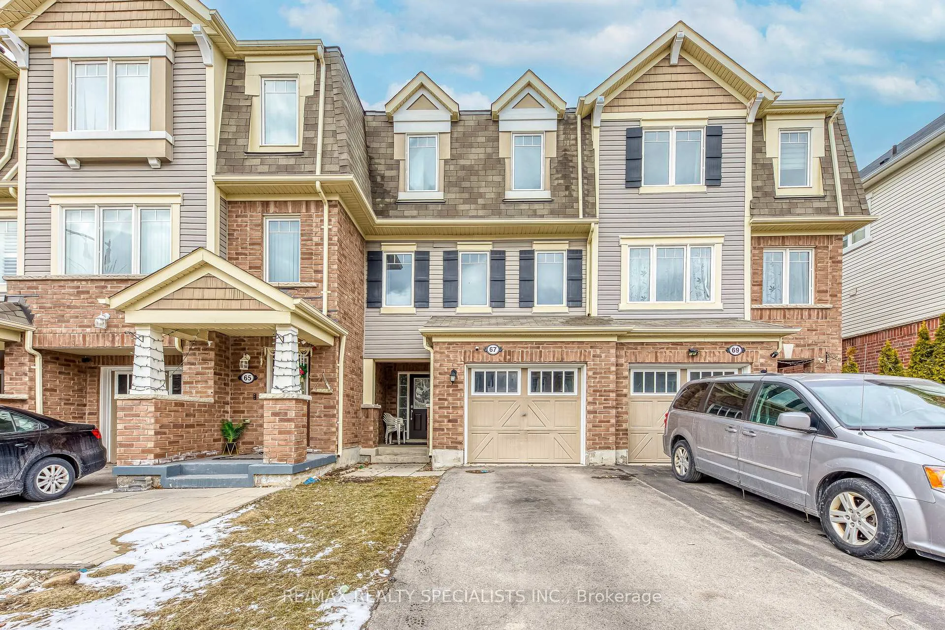Photo 2 of 67 Metro Crescent, Brampton, Northwest Brampton — HOMEH