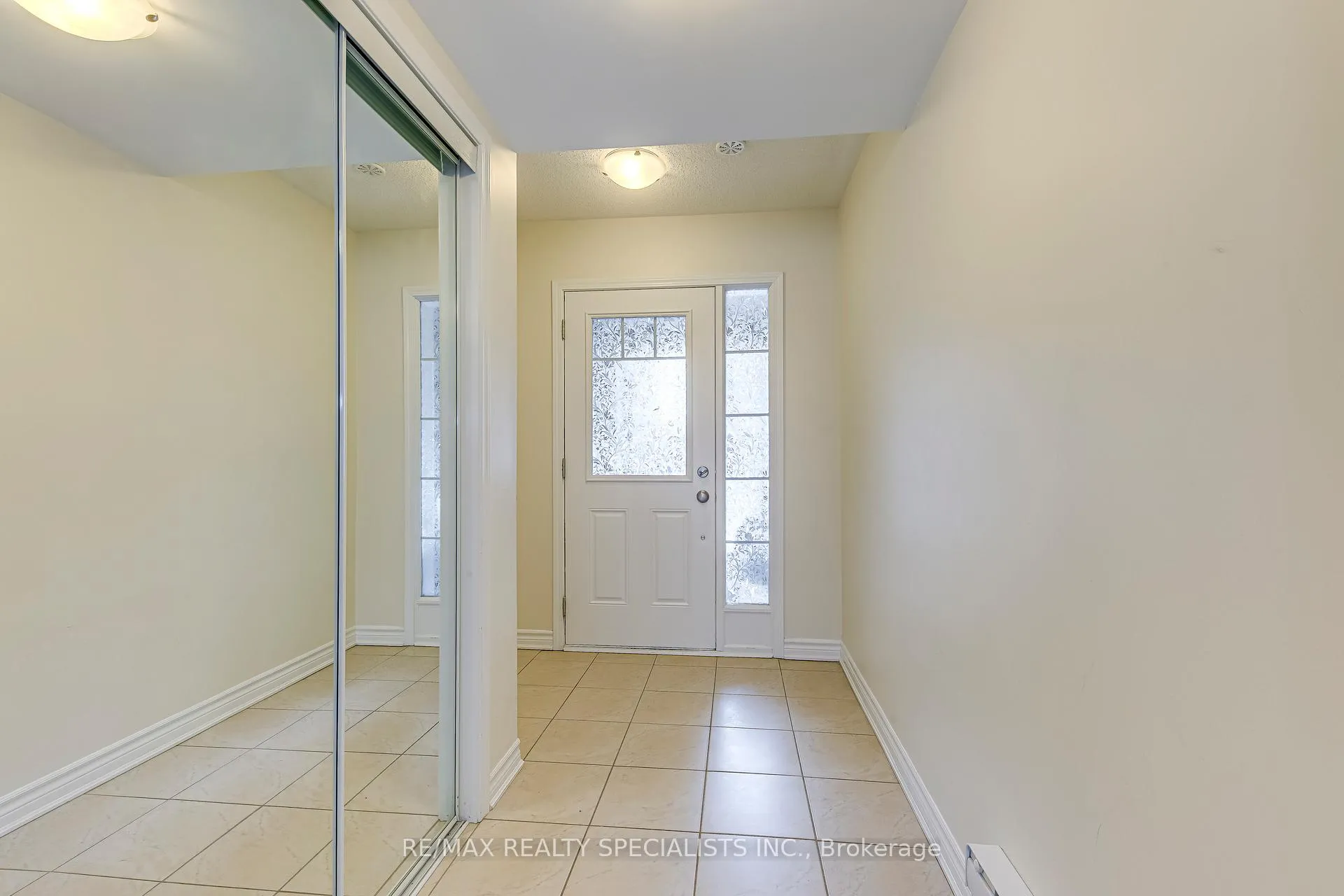 Photo 4 of 67 Metro Crescent, Brampton, Northwest Brampton — HOMEH