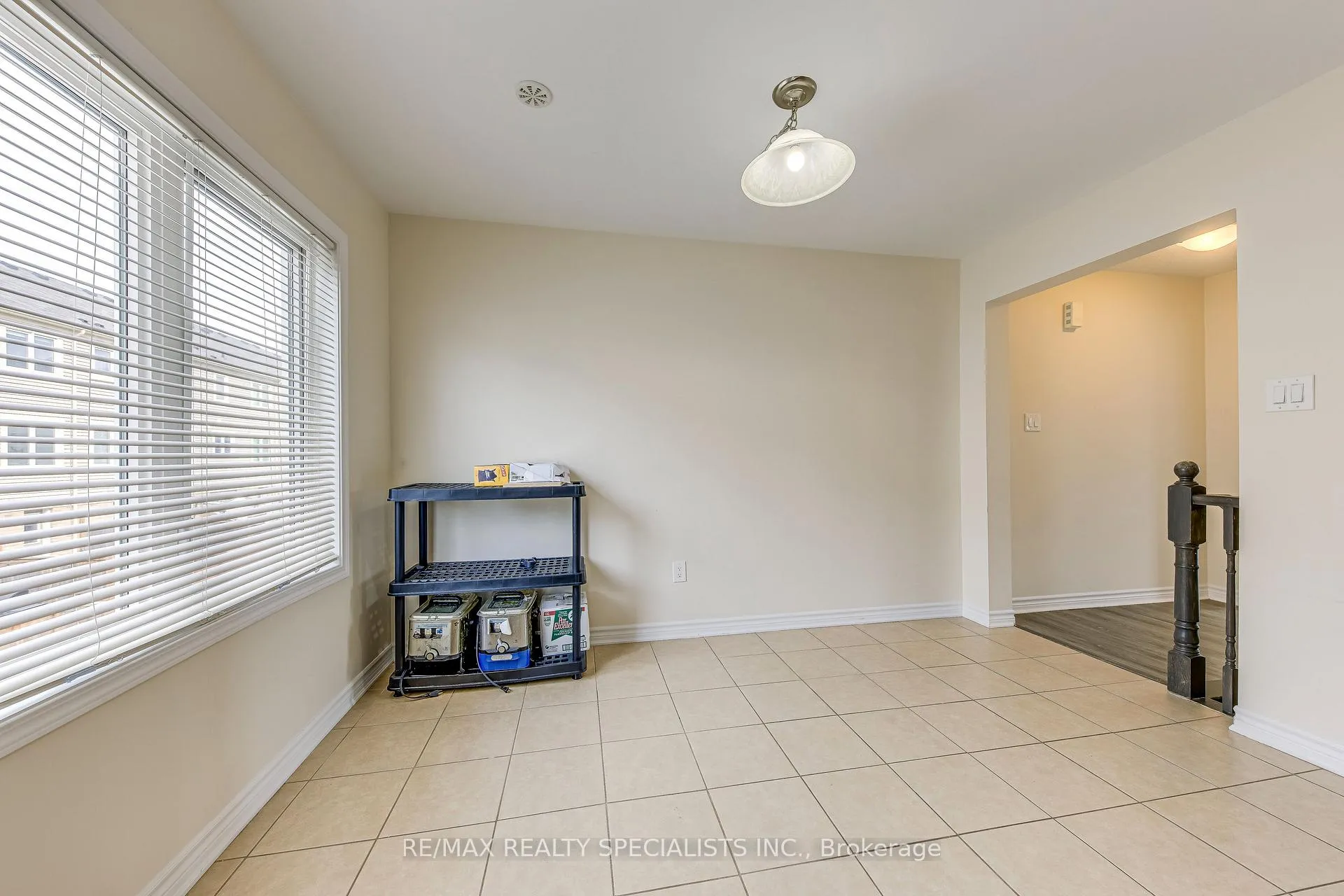 Photo 10 of 67 Metro Crescent, Brampton, Northwest Brampton — HOMEH
