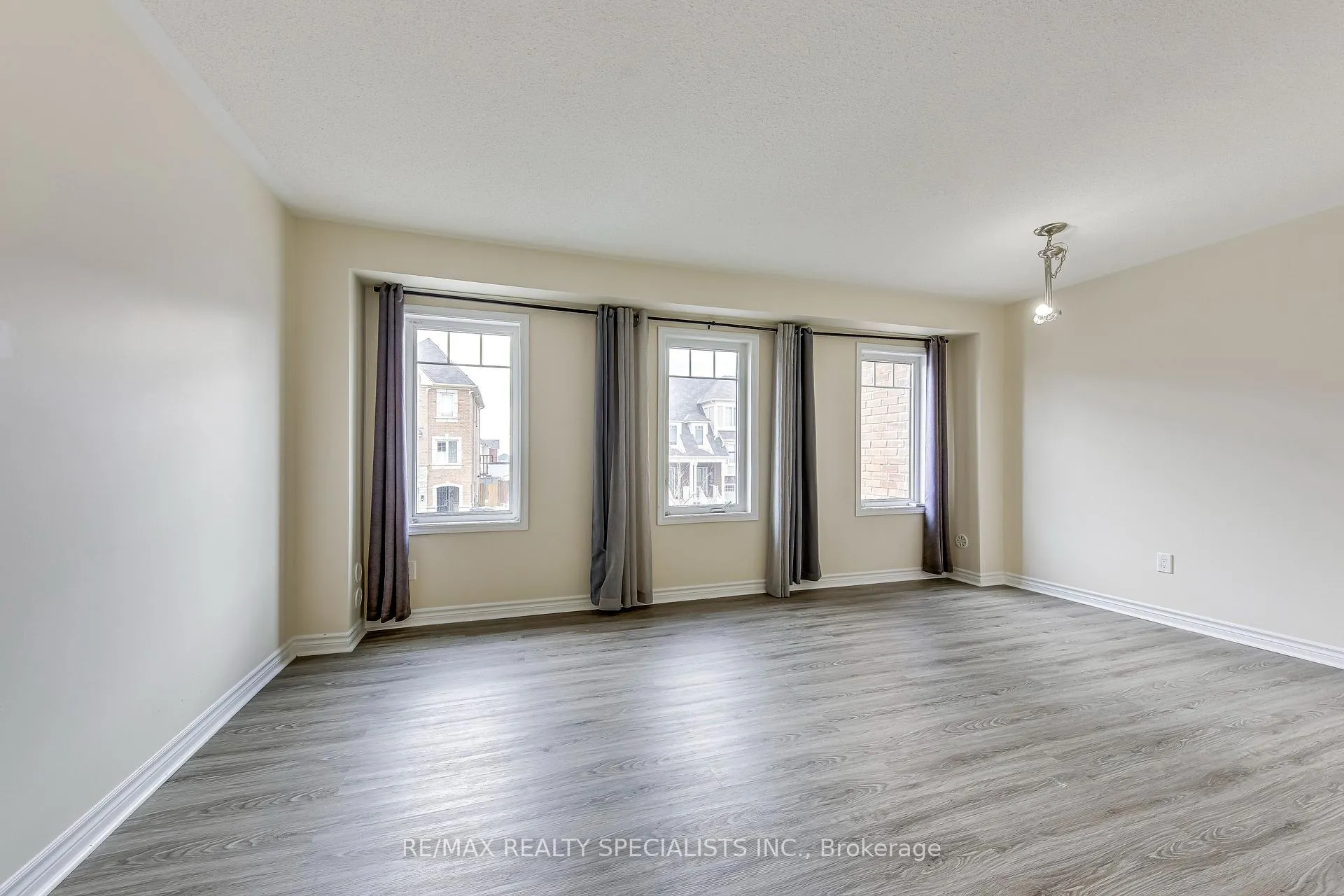 Photo 15 of 67 Metro Crescent, Brampton, Northwest Brampton — HOMEH