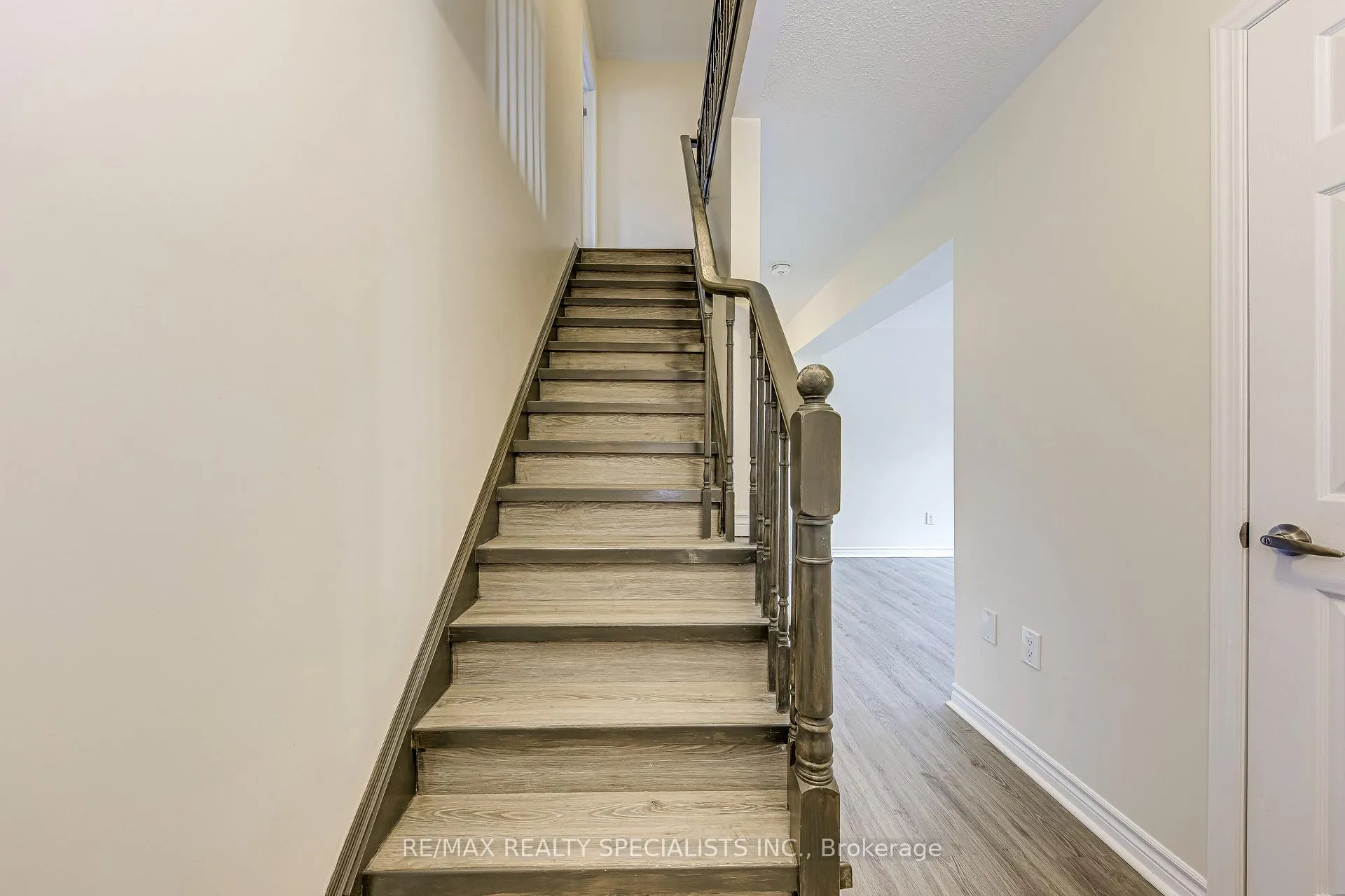 Photo 20 of 67 Metro Crescent, Brampton, Northwest Brampton — HOMEH