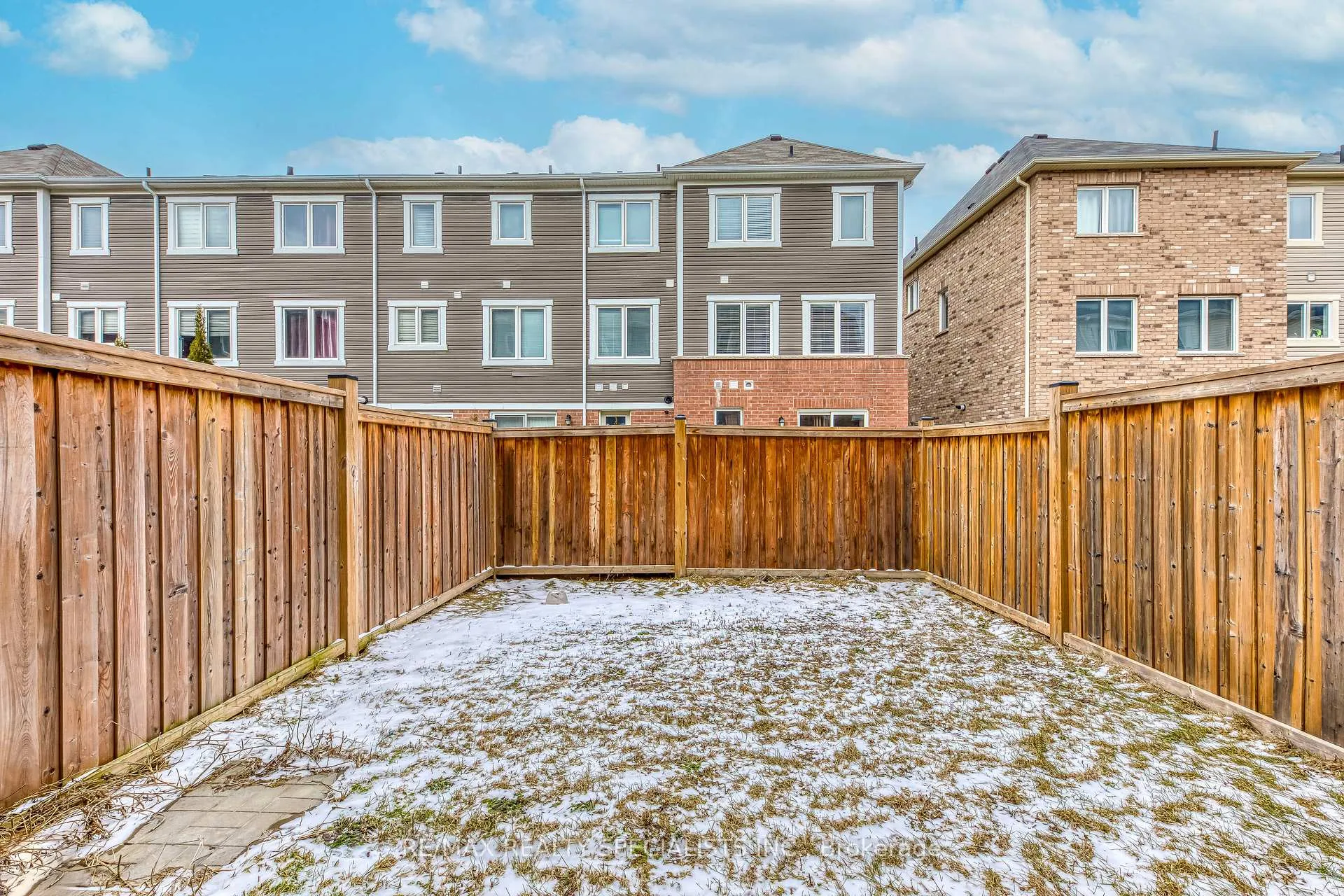 Photo 35 of 67 Metro Crescent, Brampton, Northwest Brampton — HOMEH