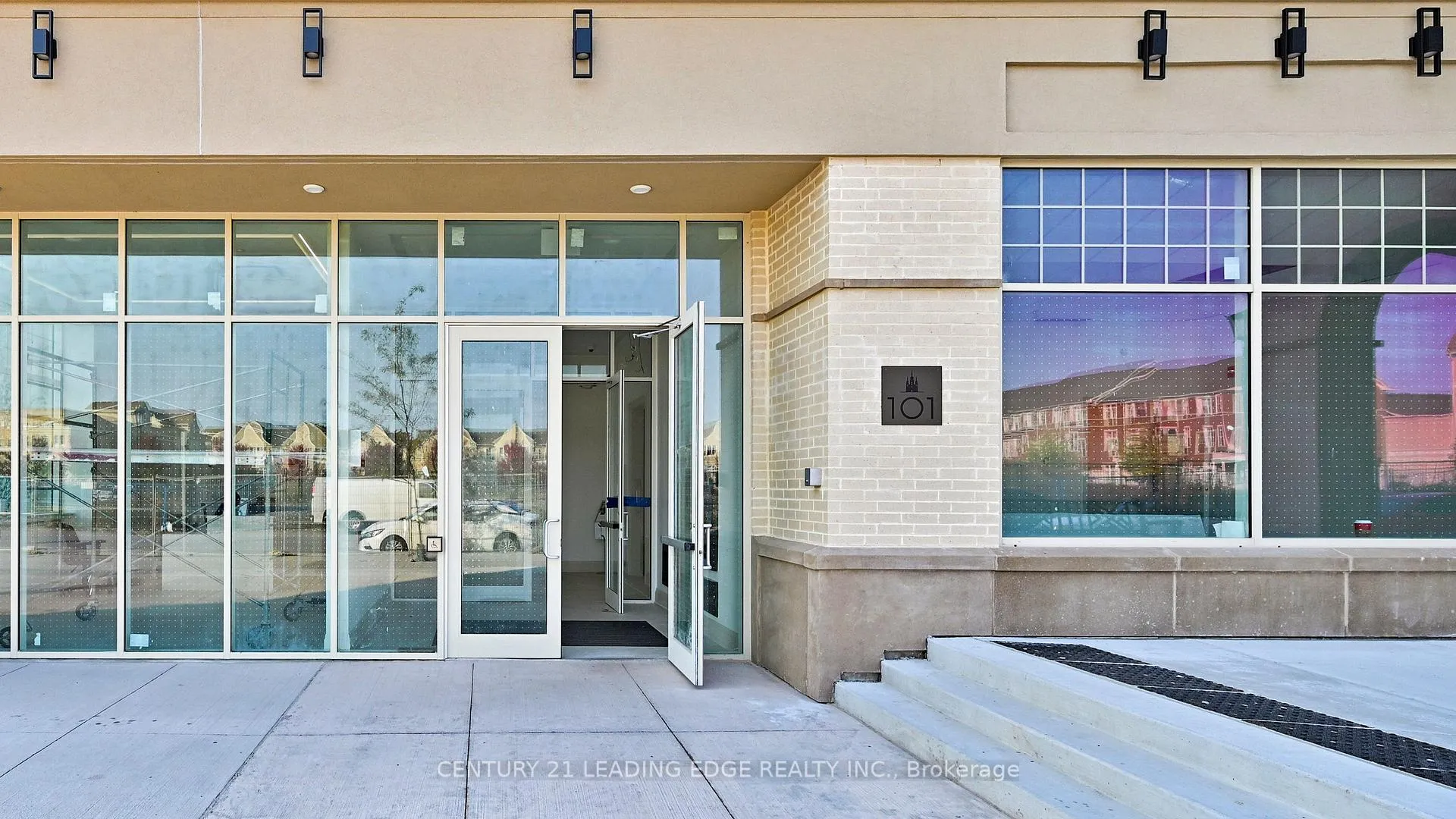 Photo 3 of Unit Ph39, 101 Cathedral High Street, Markham, Cathedraltown — HOMEH