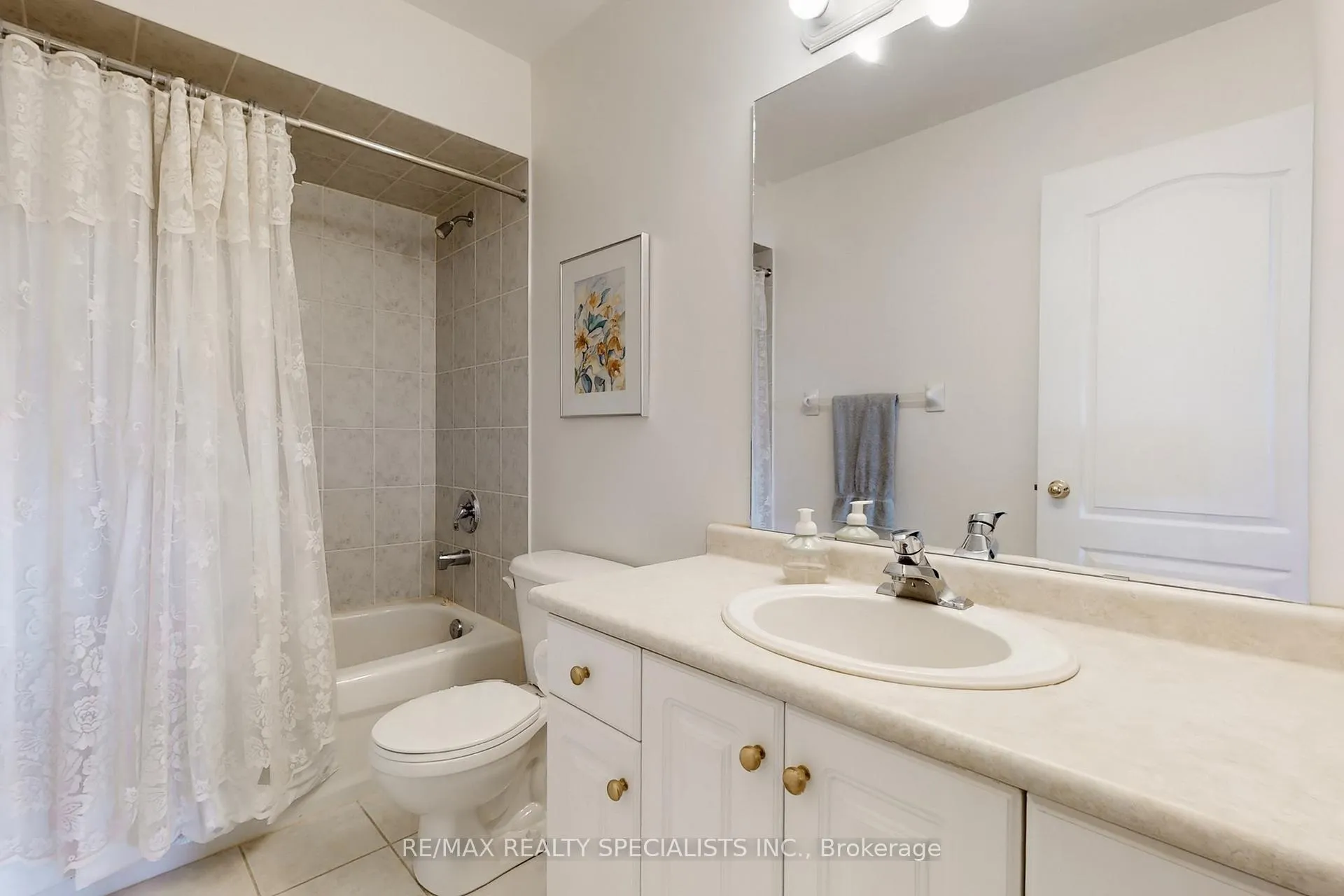 Photo 15 of Unit 1, 212 Stonehenge Drive, Hamilton, Ancaster — HOMEH