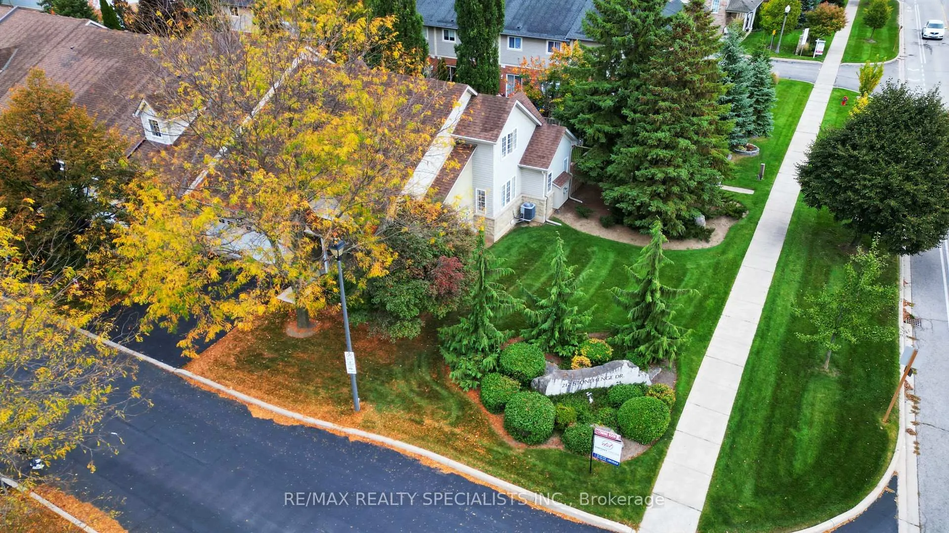 Photo 29 of Unit 1, 212 Stonehenge Drive, Hamilton, Ancaster — HOMEH
