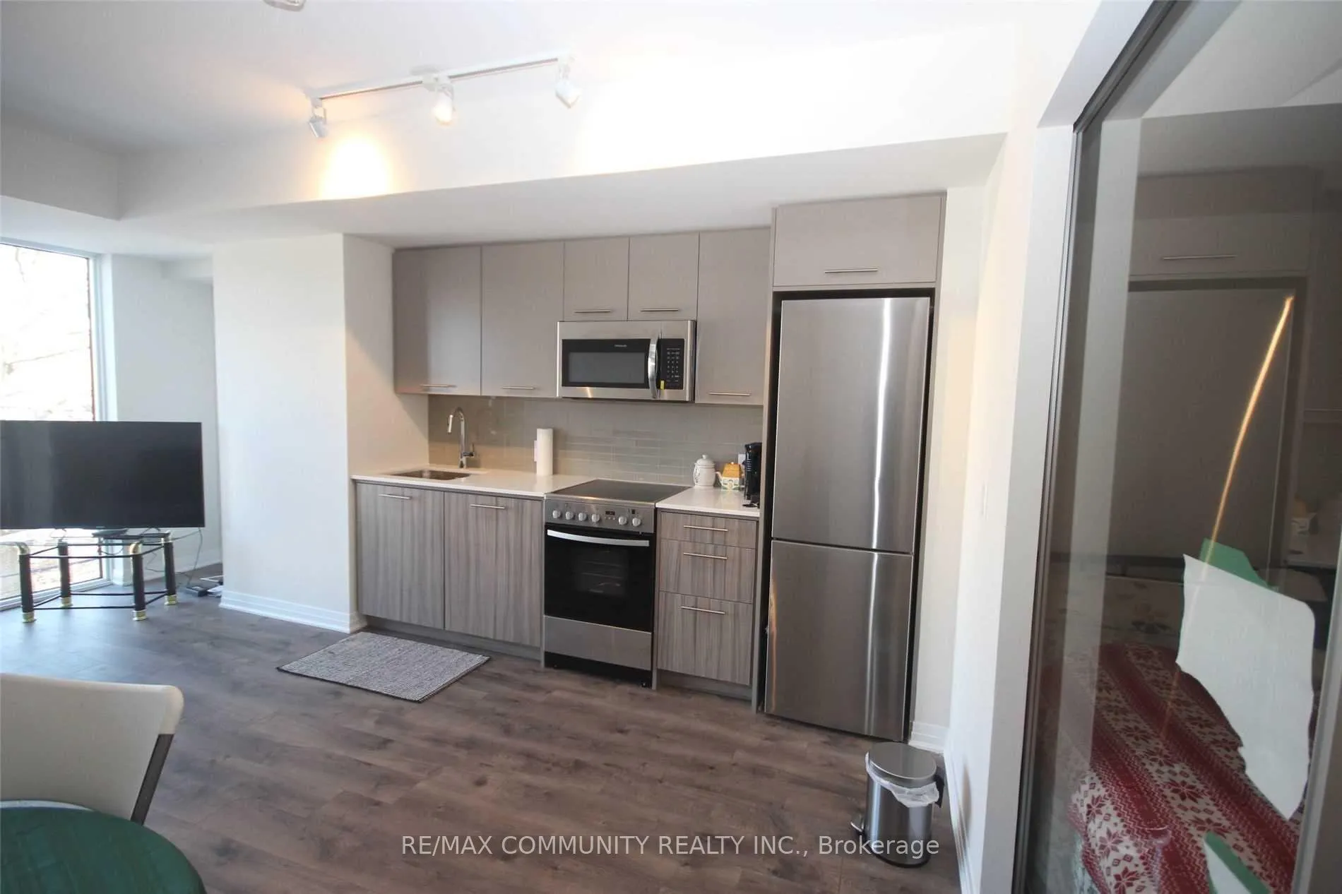 Photo 2 of Unit 303, 1630 Queen Street E, Toronto, The Beaches — HOMEH