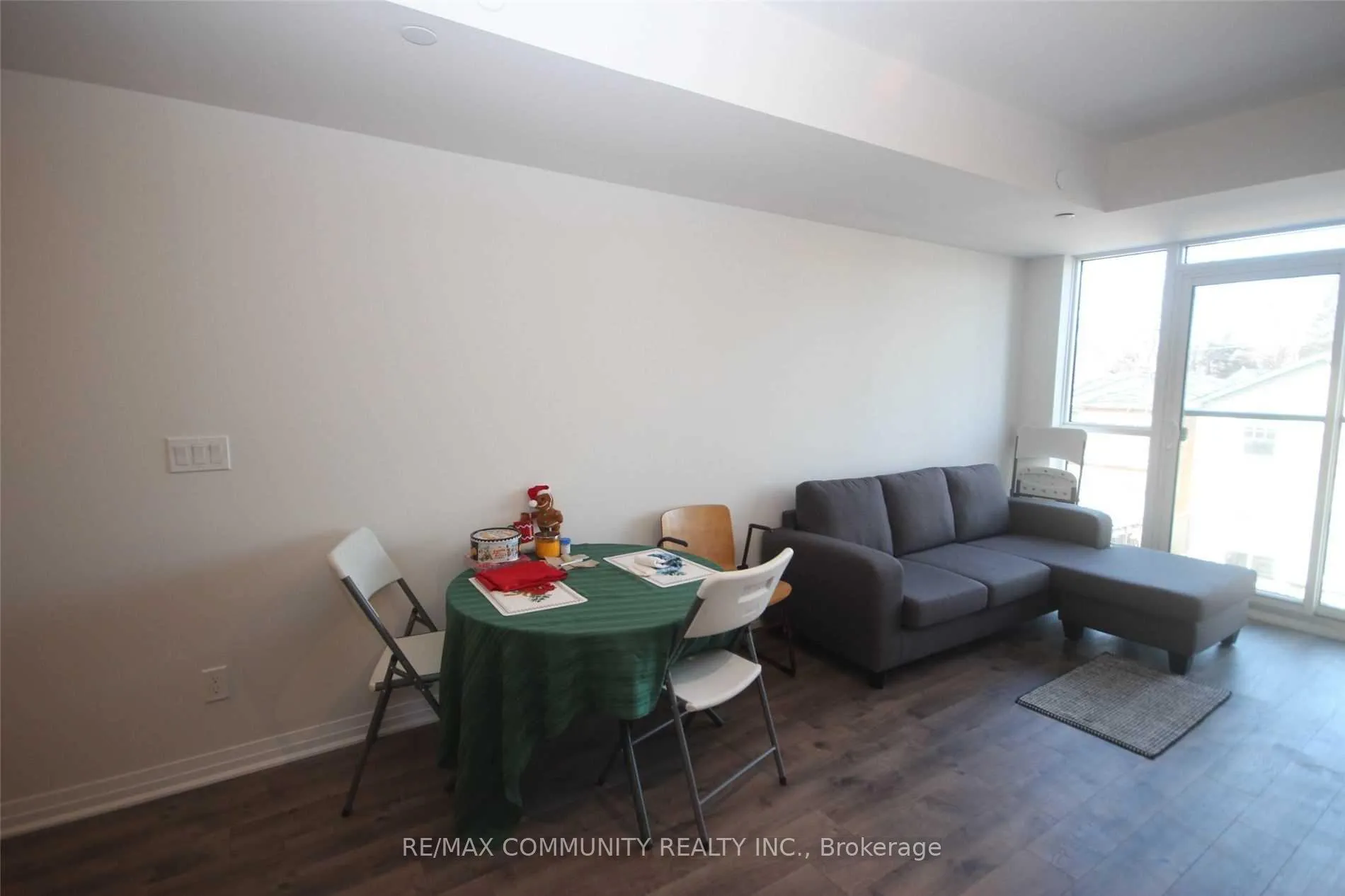Photo 4 of Unit 303, 1630 Queen Street E, Toronto, The Beaches — HOMEH