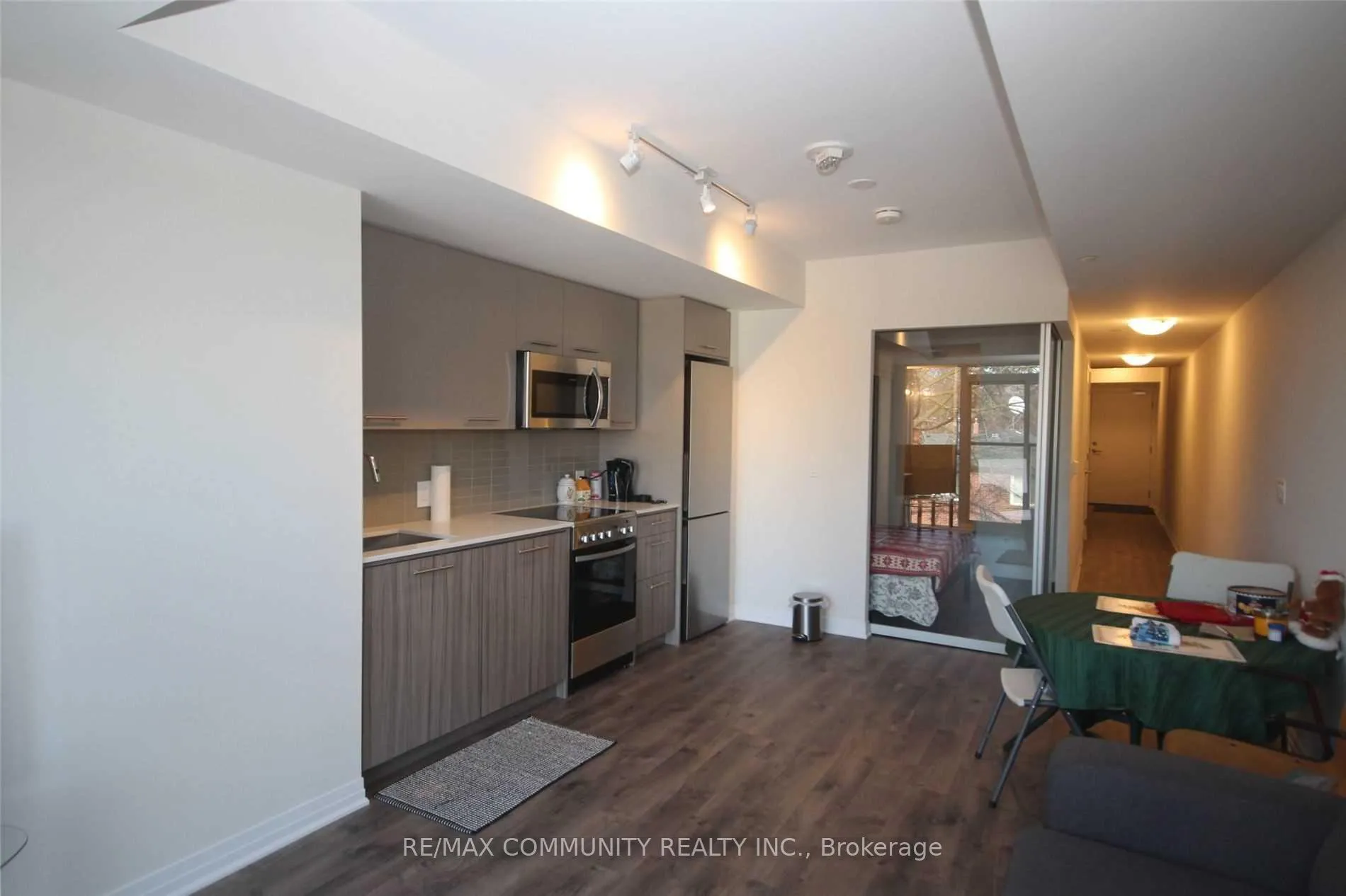 Photo 7 of Unit 303, 1630 Queen Street E, Toronto, The Beaches — HOMEH