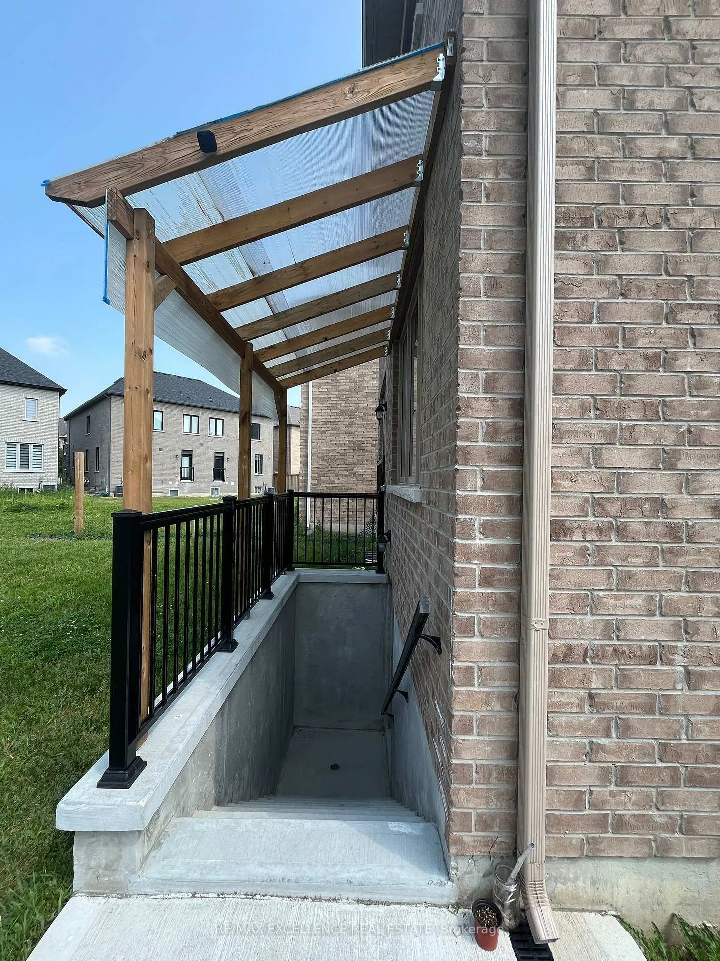 Photo 17 of 27 Bachelor Street, Brampton, Northwest Brampton — HOMEH