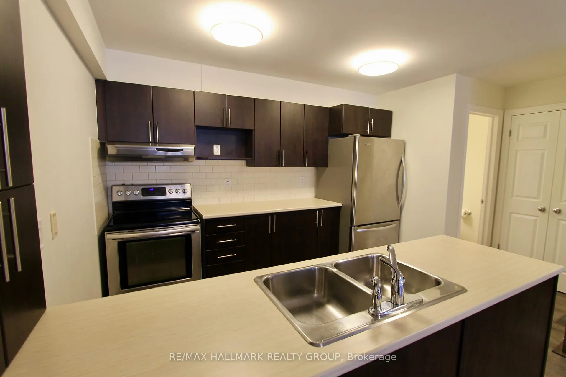 Photo 8 of 126A Lindenshade Drive, Ottawa, Barrhaven - Strandherd — HOMEH
