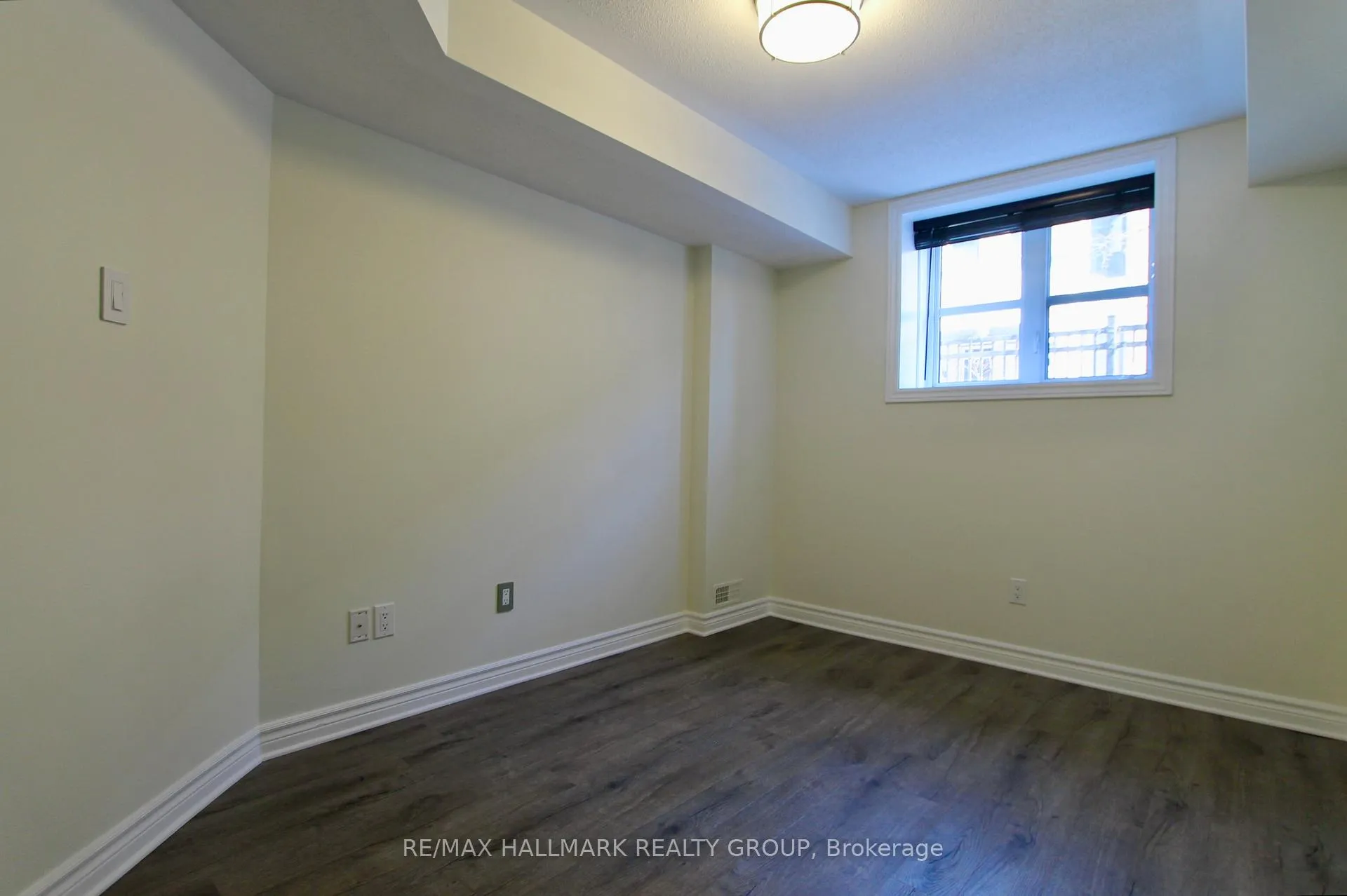 Photo 13 of 126A Lindenshade Drive, Ottawa, Barrhaven - Strandherd — HOMEH