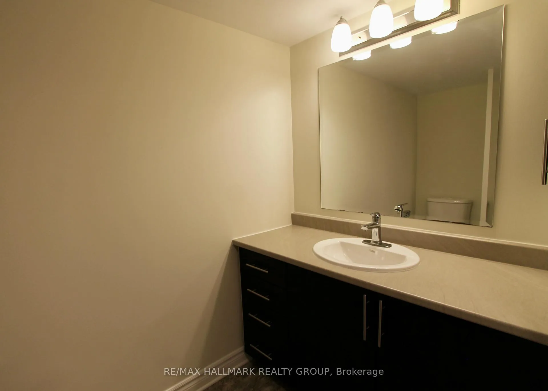 Photo 19 of 126A Lindenshade Drive, Ottawa, Barrhaven - Strandherd — HOMEH