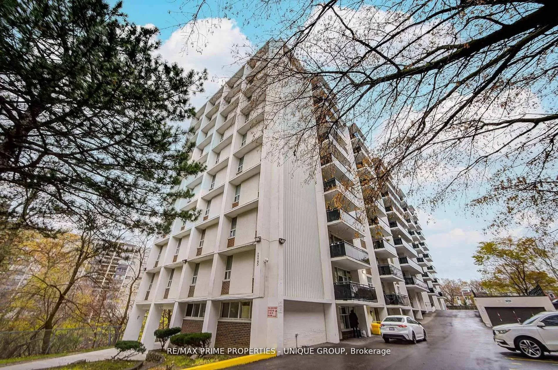 Front of Unit 606, 2245 Eglinton Avenue E