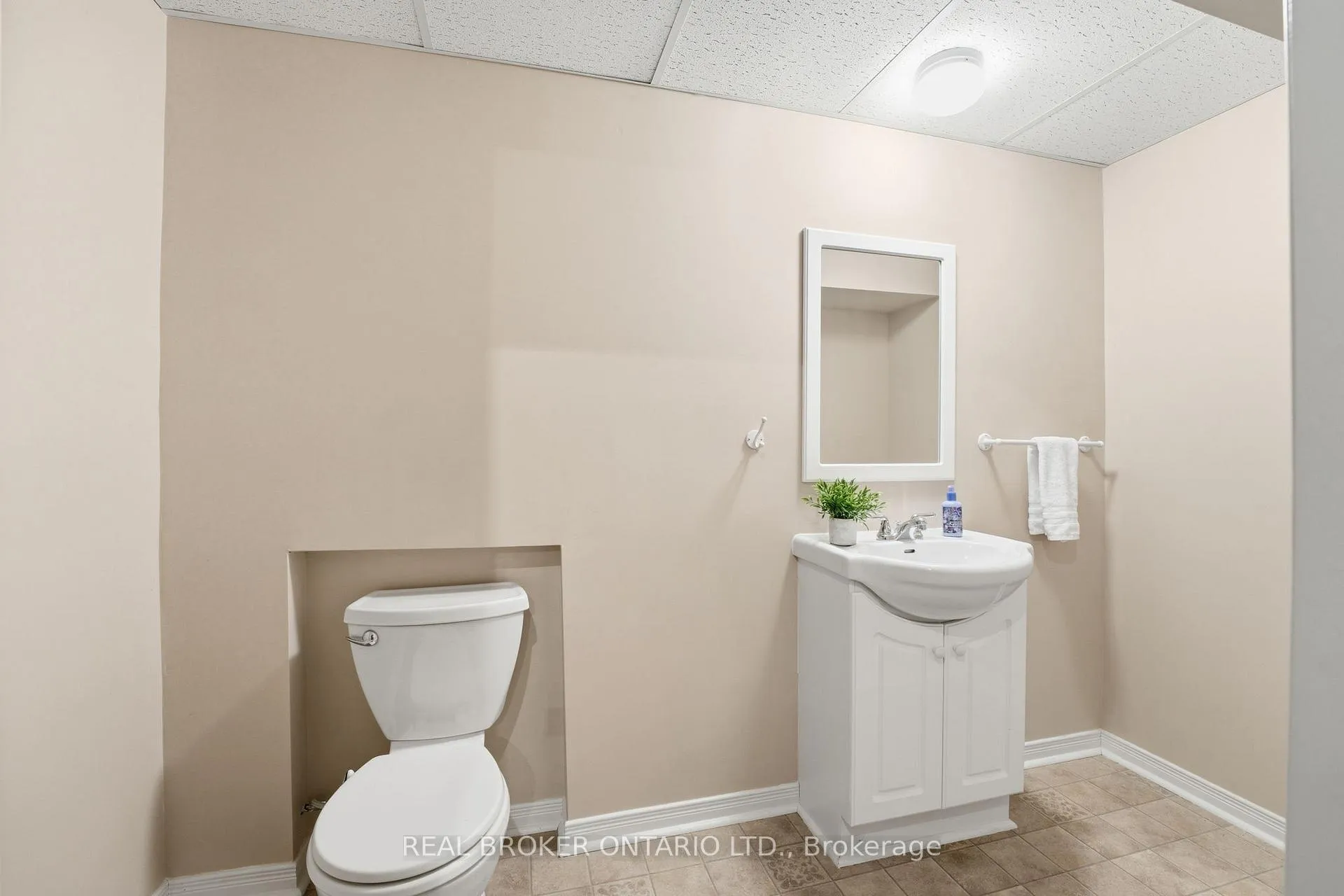Photo 18 of 397 Statewood Drive, Ottawa, Kanata - Morgan's Grant/South March — HOMEH