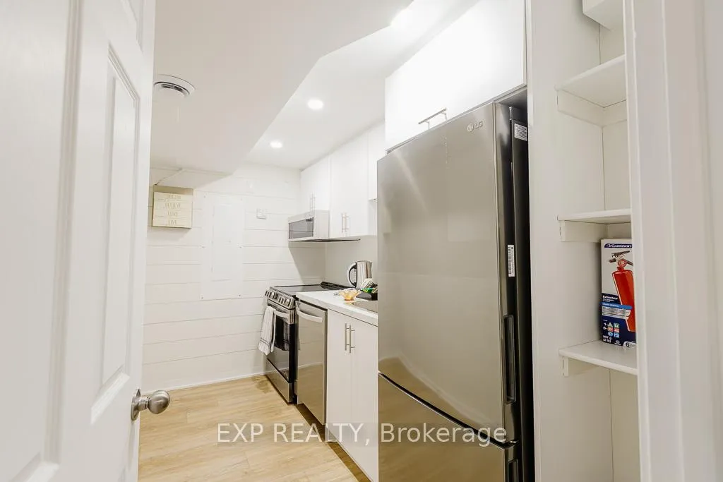 Photo 6 of 194 Willow Creek Circle, Ottawa, Barrhaven - Strandherd — HOMEH