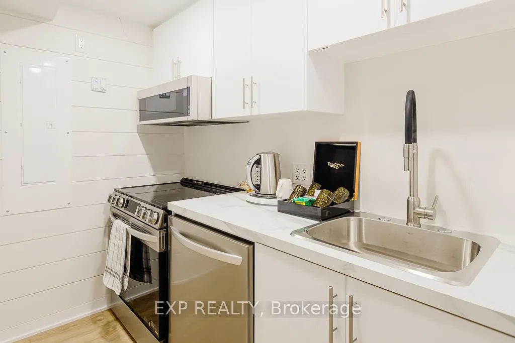 Photo 7 of 194 Willow Creek Circle, Ottawa, Barrhaven - Strandherd — HOMEH