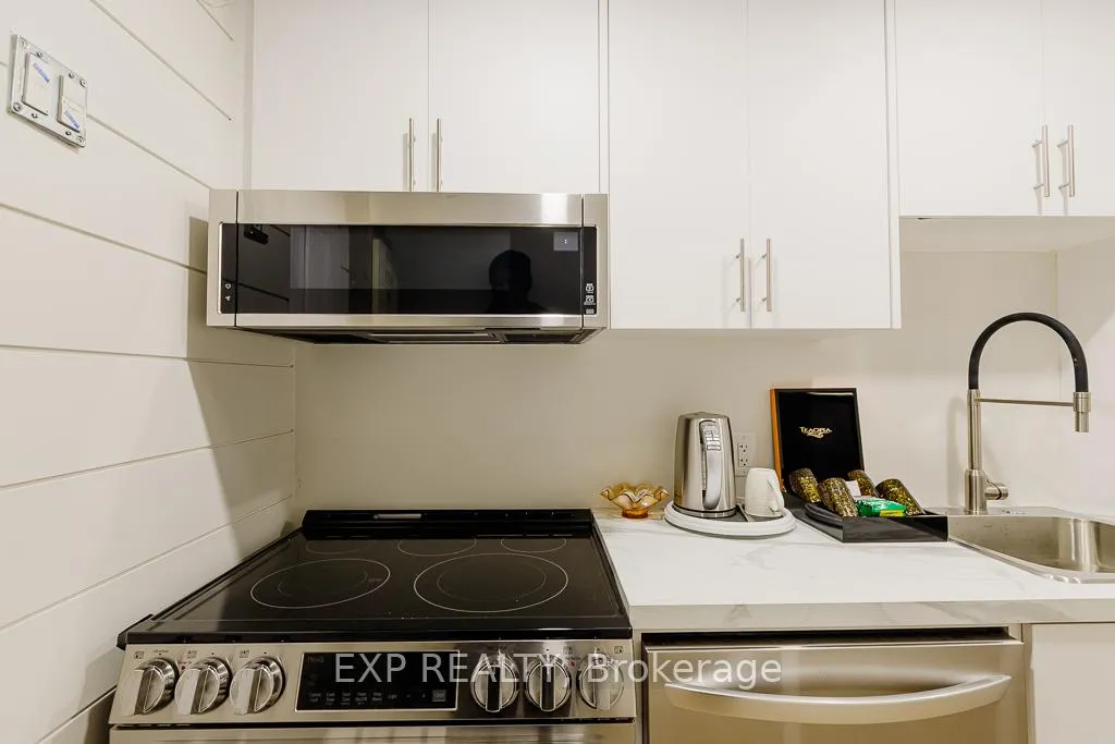 Photo 8 of 194 Willow Creek Circle, Ottawa, Barrhaven - Strandherd — HOMEH