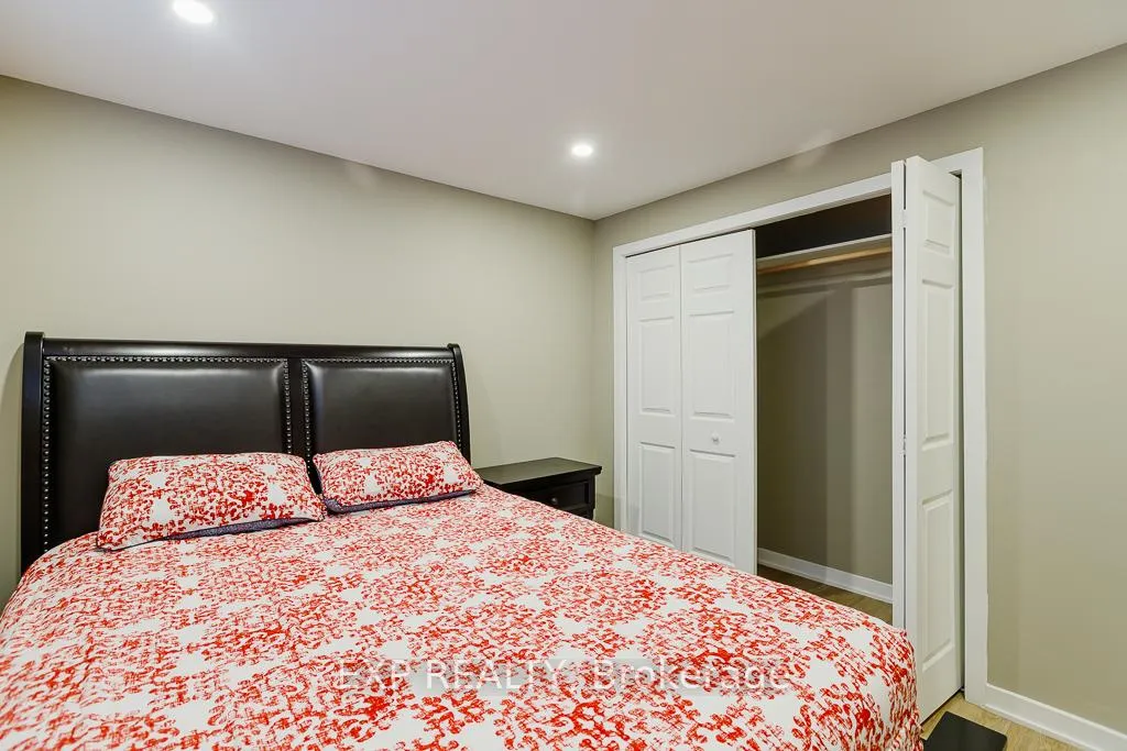 Photo 10 of 194 Willow Creek Circle, Ottawa, Barrhaven - Strandherd — HOMEH