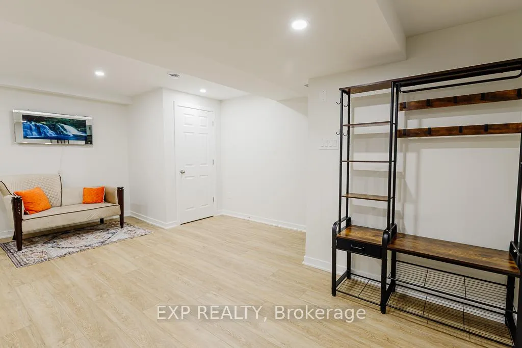 Photo 15 of 194 Willow Creek Circle, Ottawa, Barrhaven - Strandherd — HOMEH