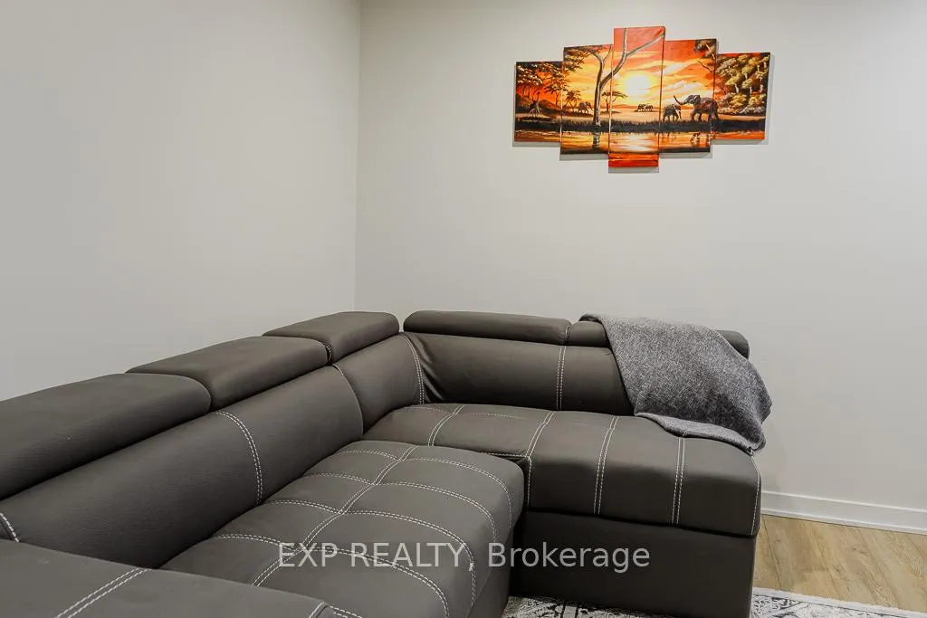 Photo 19 of 194 Willow Creek Circle, Ottawa, Barrhaven - Strandherd — HOMEH
