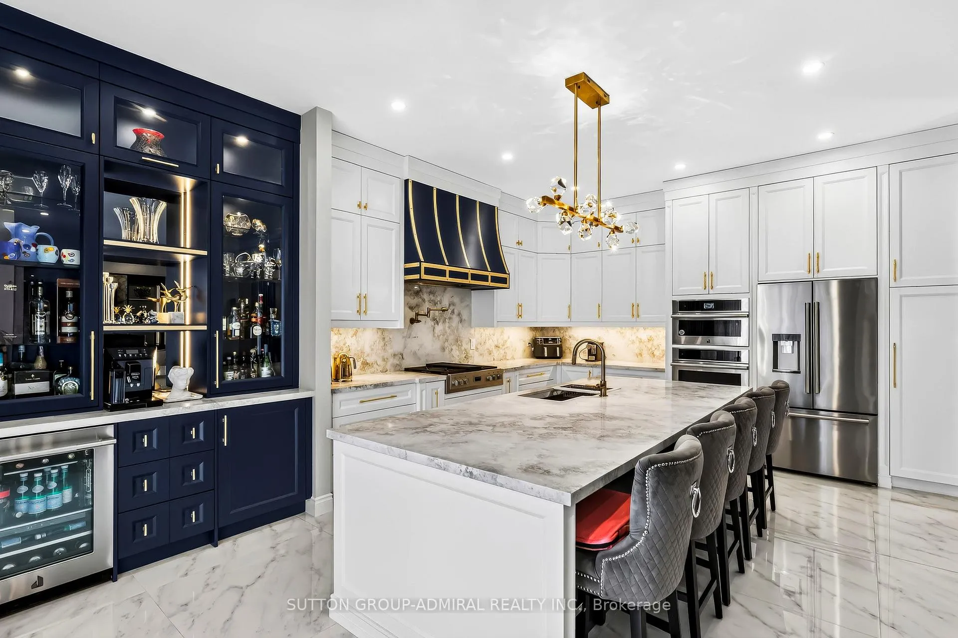 Photo 8 of 37 Cedarpoint Court, Vaughan, Patterson — HOMEH
