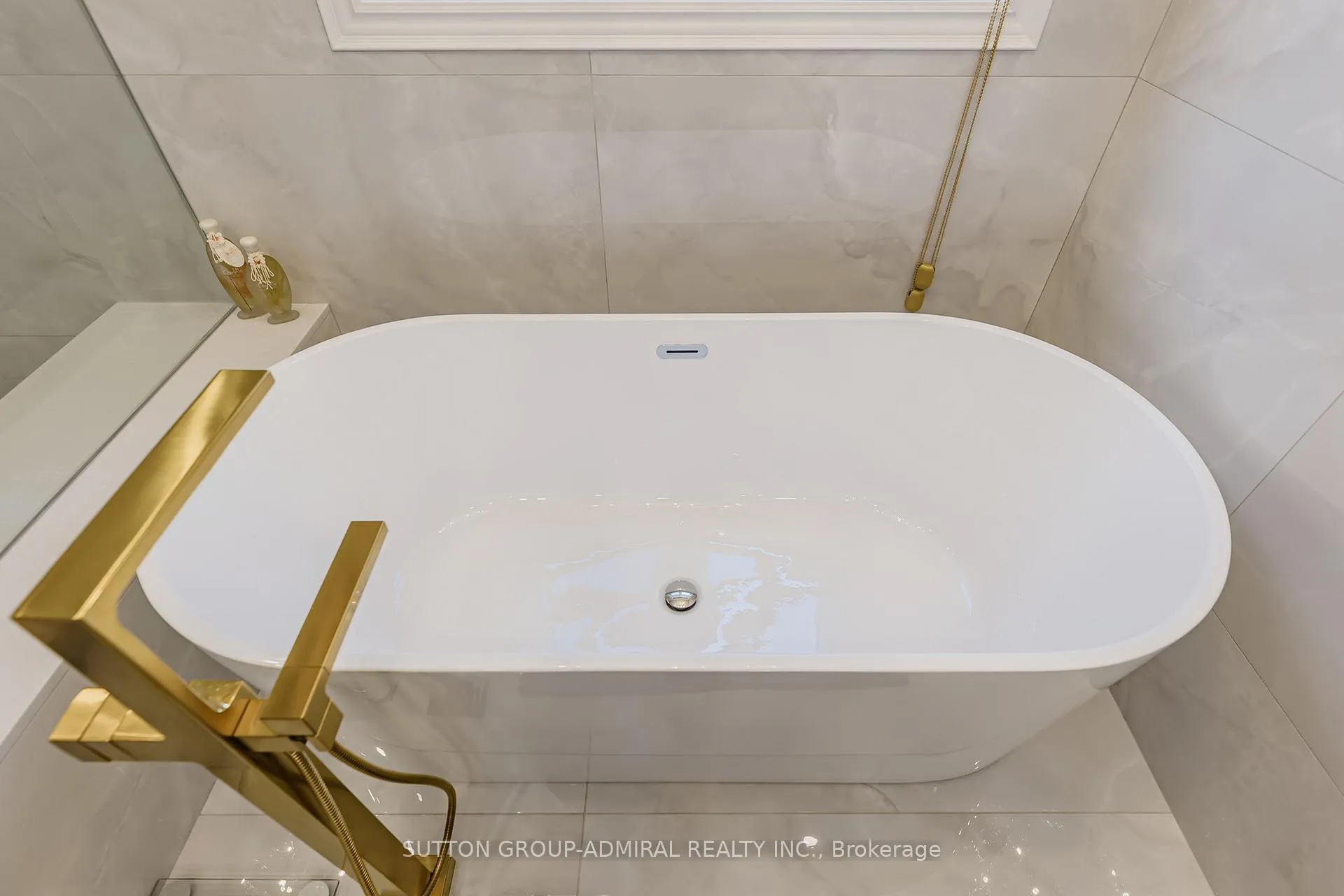 Photo 38 of 37 Cedarpoint Court, Vaughan, Patterson — HOMEH