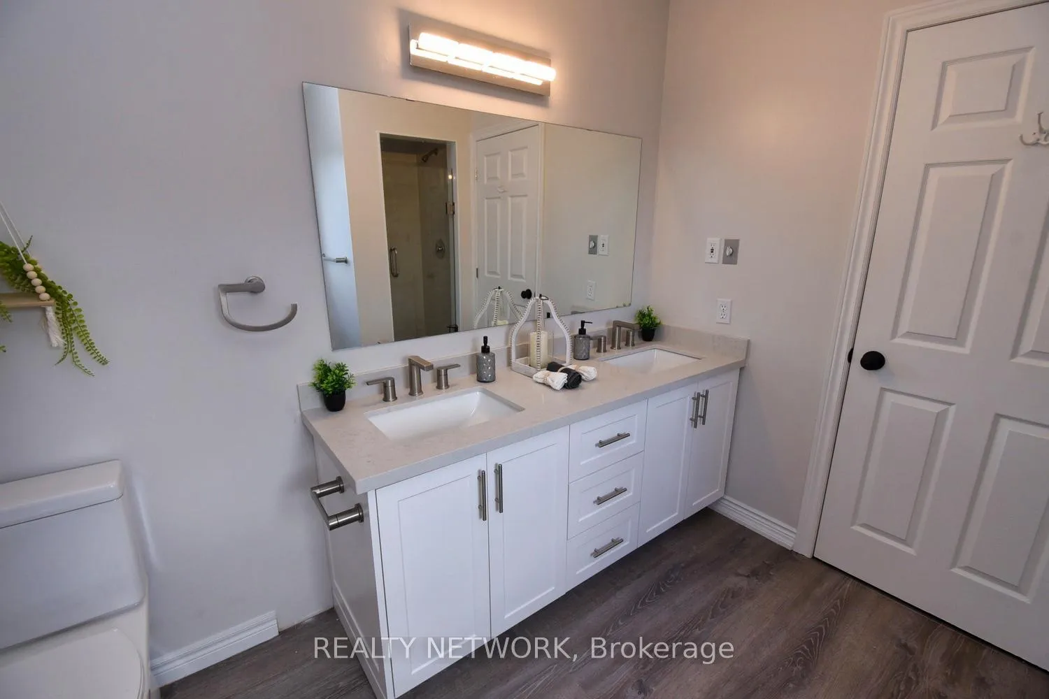Photo 27 of 29 Riviera Ridge, Hamilton, Winona Park — HOMEH