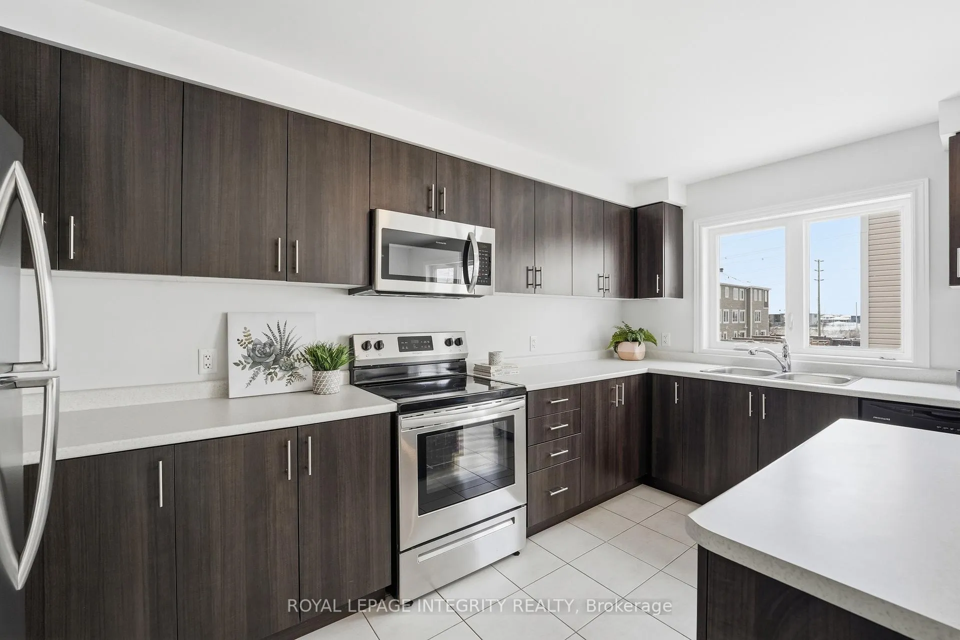 Photo 7 of 145 Gelderland Private, Ottawa, Kanata - Emerald Meadows/Trailwest — HOMEH