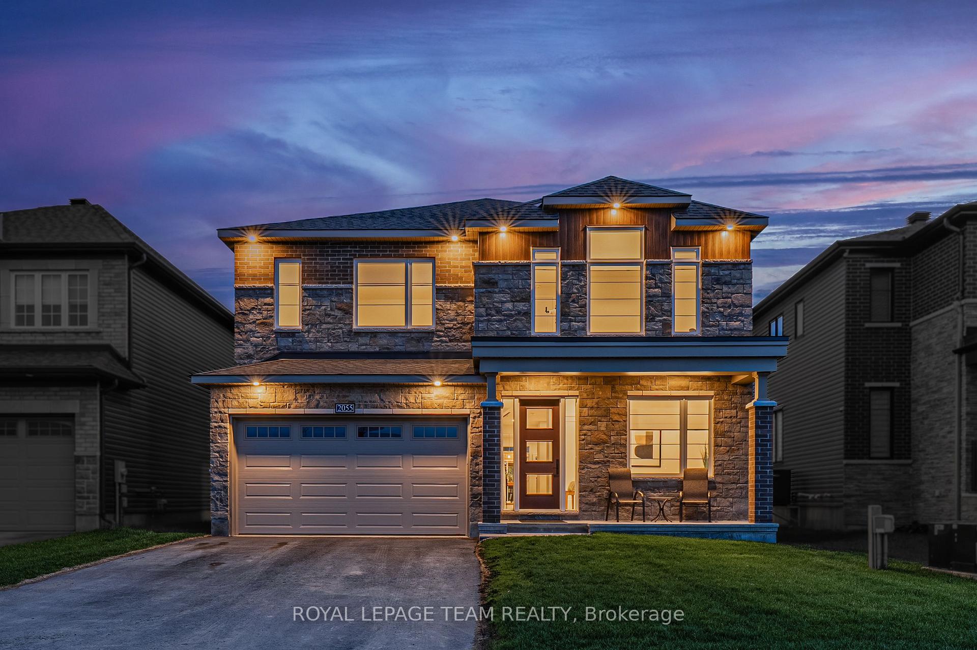 Front of 2055 Wanderer Avenue
