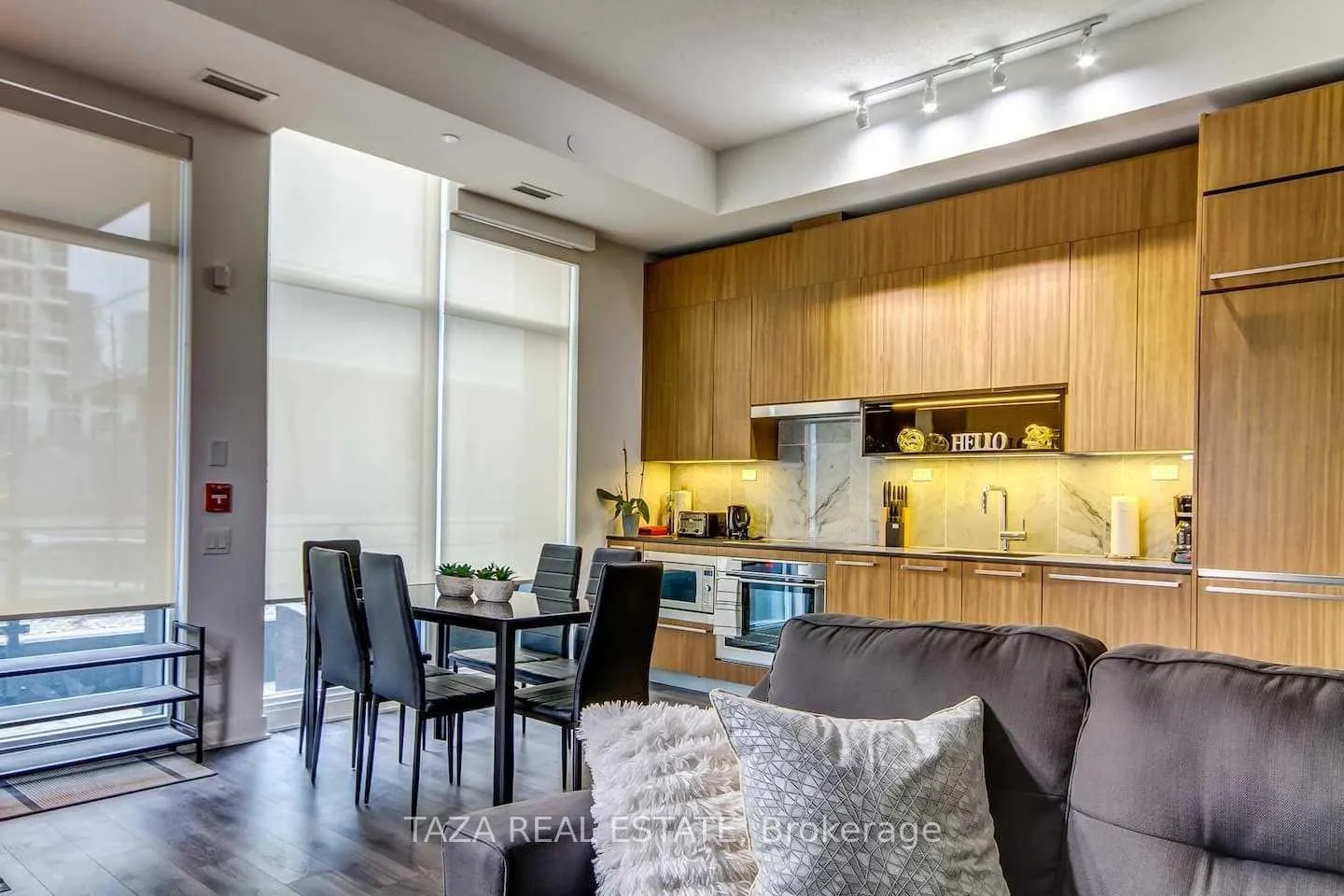 Photo 2 of Unit Th02, 70 Queens Wharf Road, Toronto, Waterfront Communities — HOMEH