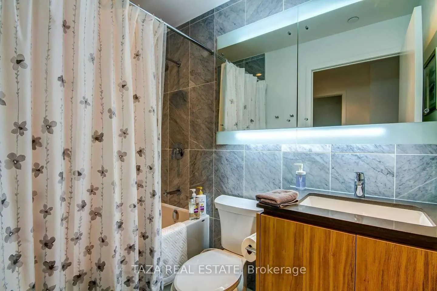 Photo 17 of Unit Th02, 70 Queens Wharf Road, Toronto, Waterfront Communities — HOMEH