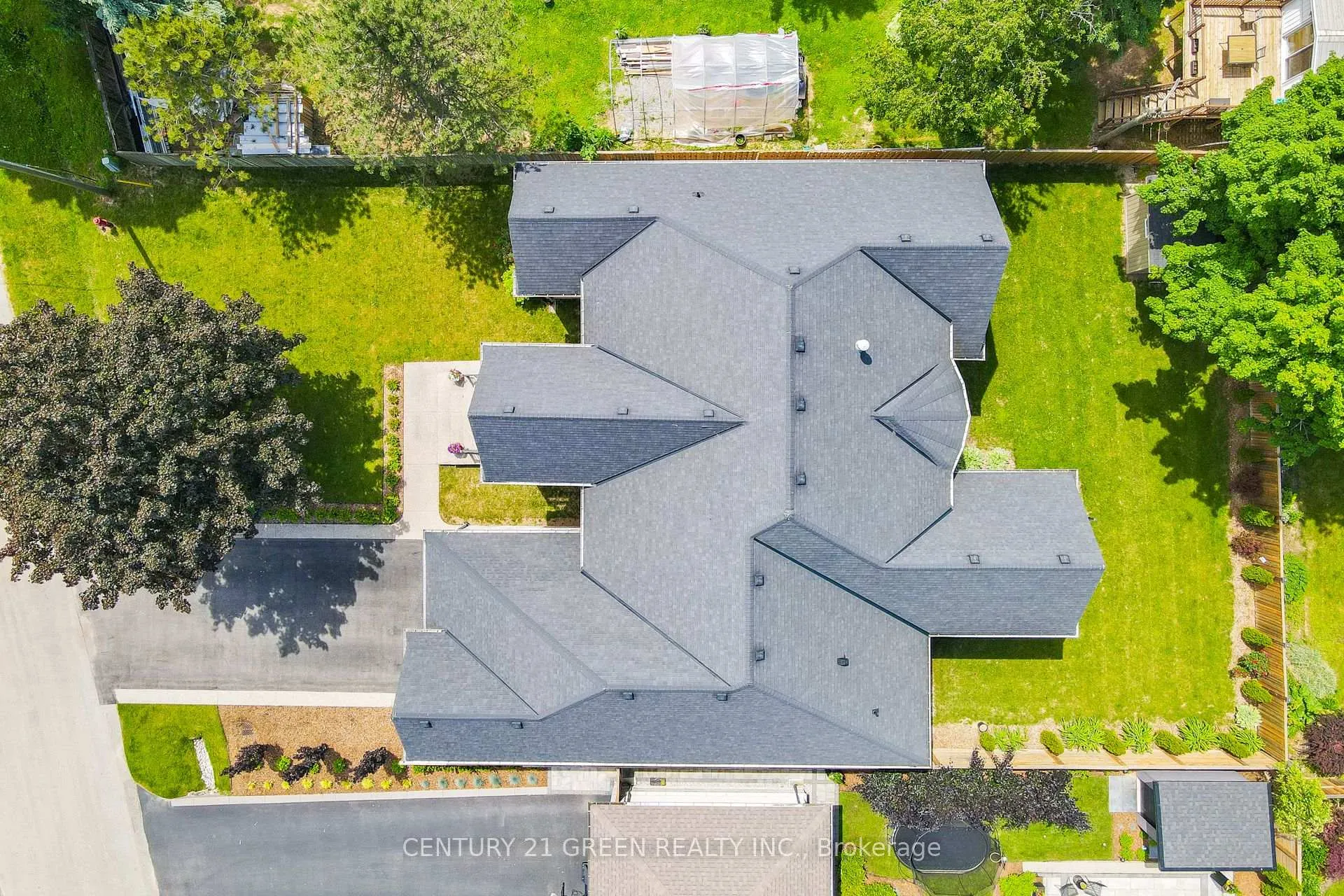 Photo 3 of 679 Hiawatha Boulevard, Hamilton, Ancaster — HOMEH