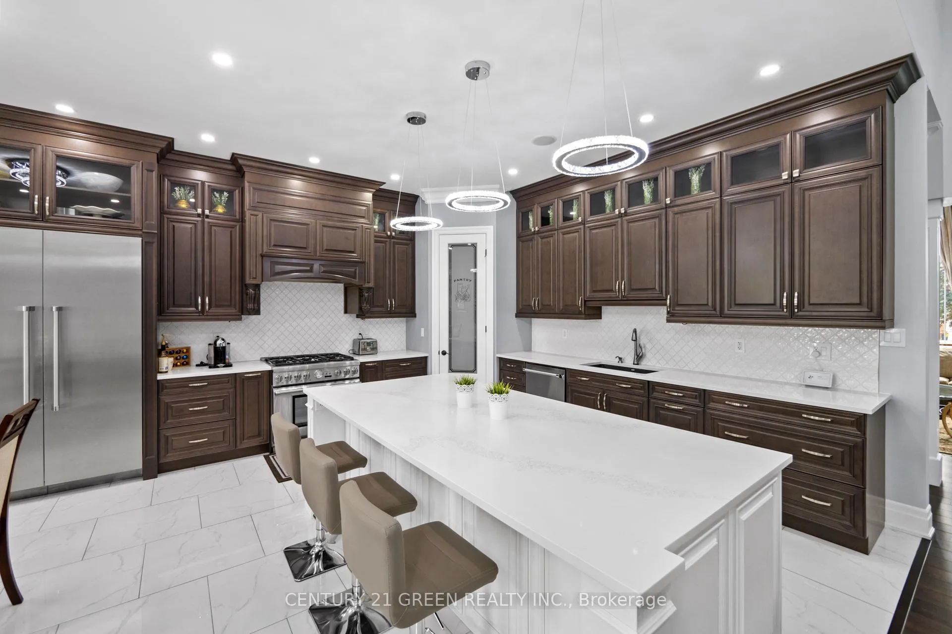 Photo 12 of 679 Hiawatha Boulevard, Hamilton, Ancaster — HOMEH