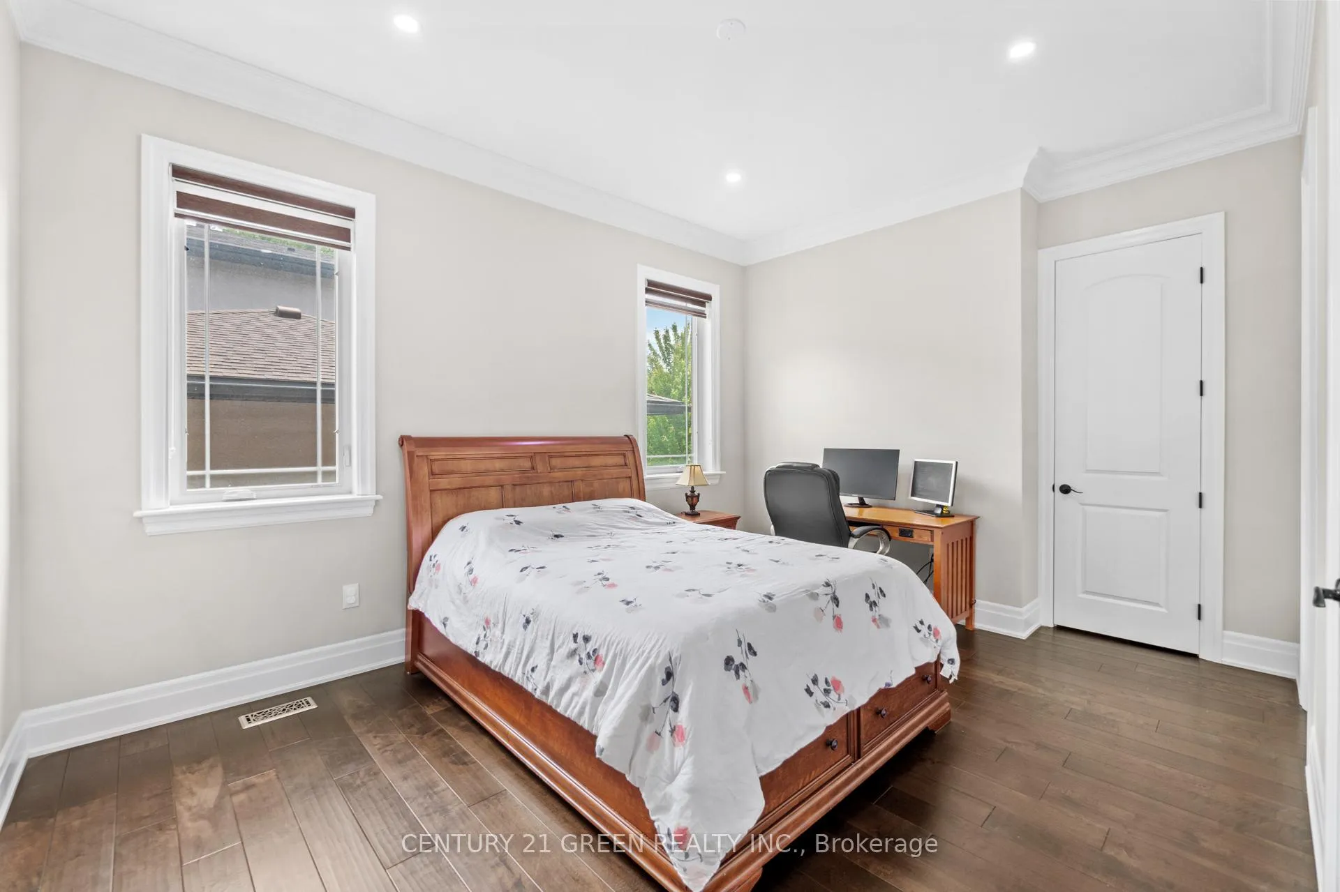 Photo 19 of 679 Hiawatha Boulevard, Hamilton, Ancaster — HOMEH