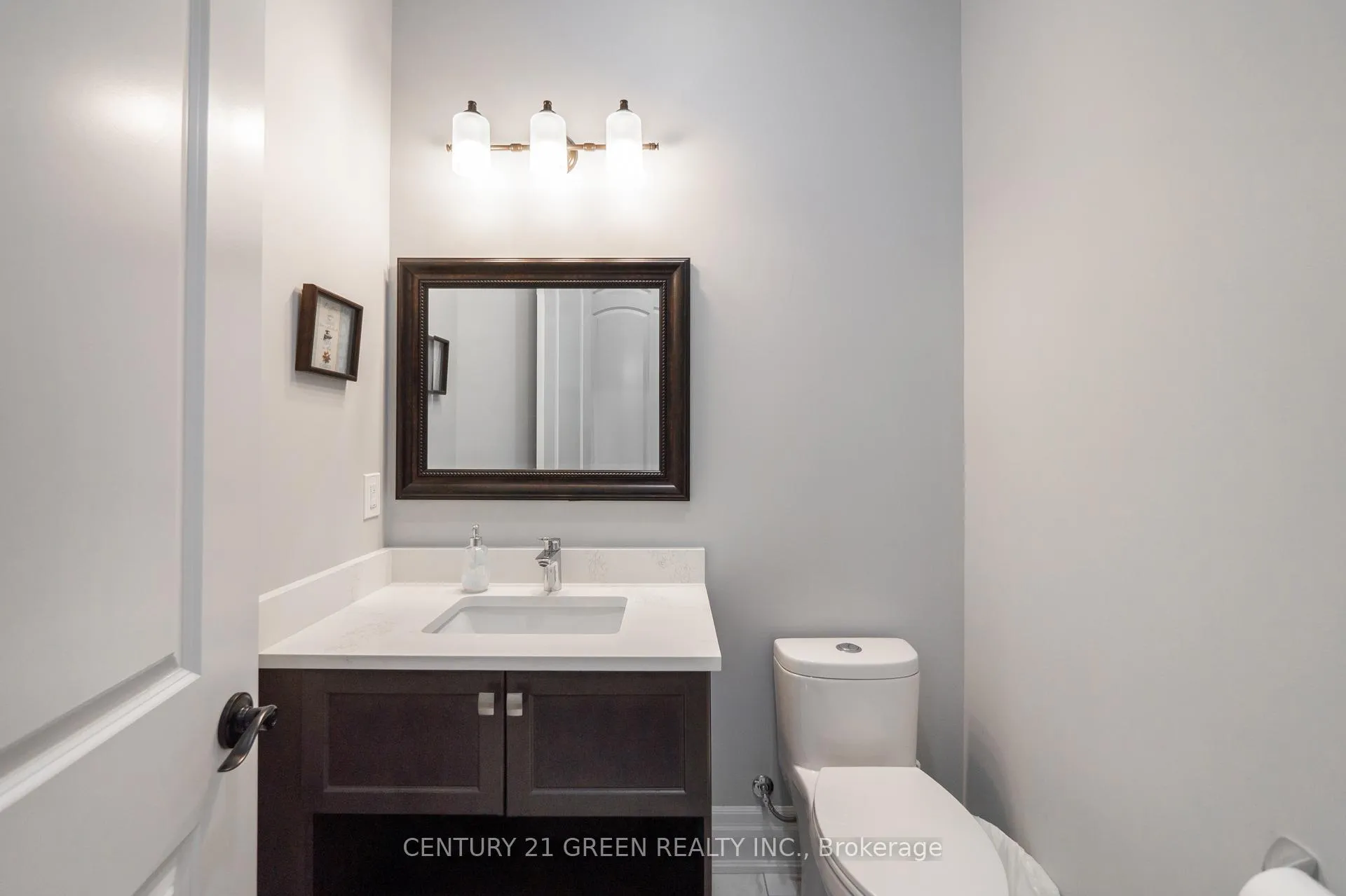 Photo 23 of 679 Hiawatha Boulevard, Hamilton, Ancaster — HOMEH