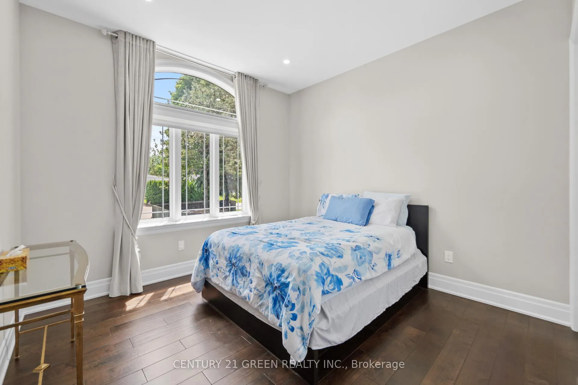 Photo 24 of 679 Hiawatha Boulevard, Hamilton, Ancaster — HOMEH