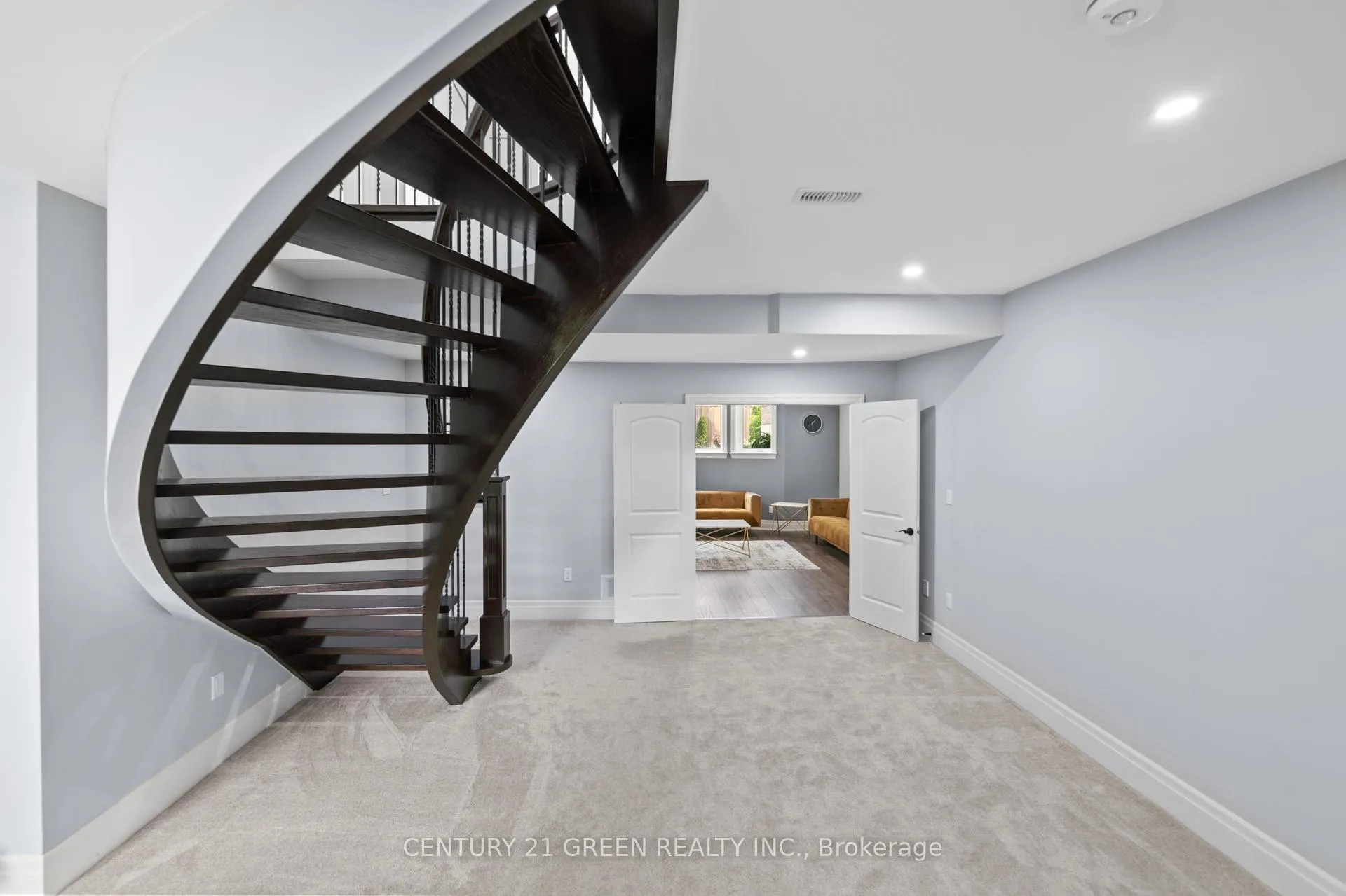 Photo 30 of 679 Hiawatha Boulevard, Hamilton, Ancaster — HOMEH