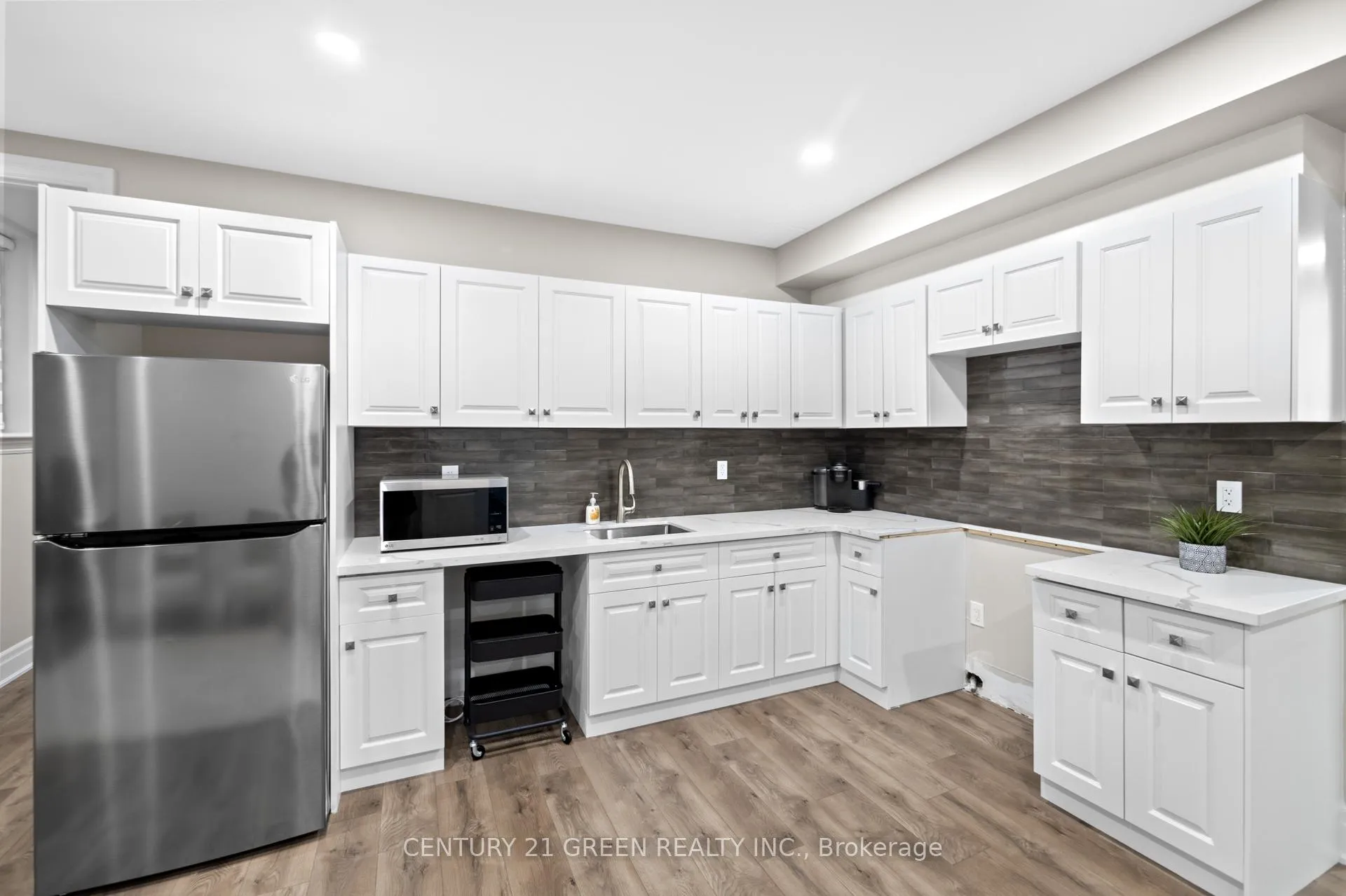 Photo 40 of 679 Hiawatha Boulevard, Hamilton, Ancaster — HOMEH