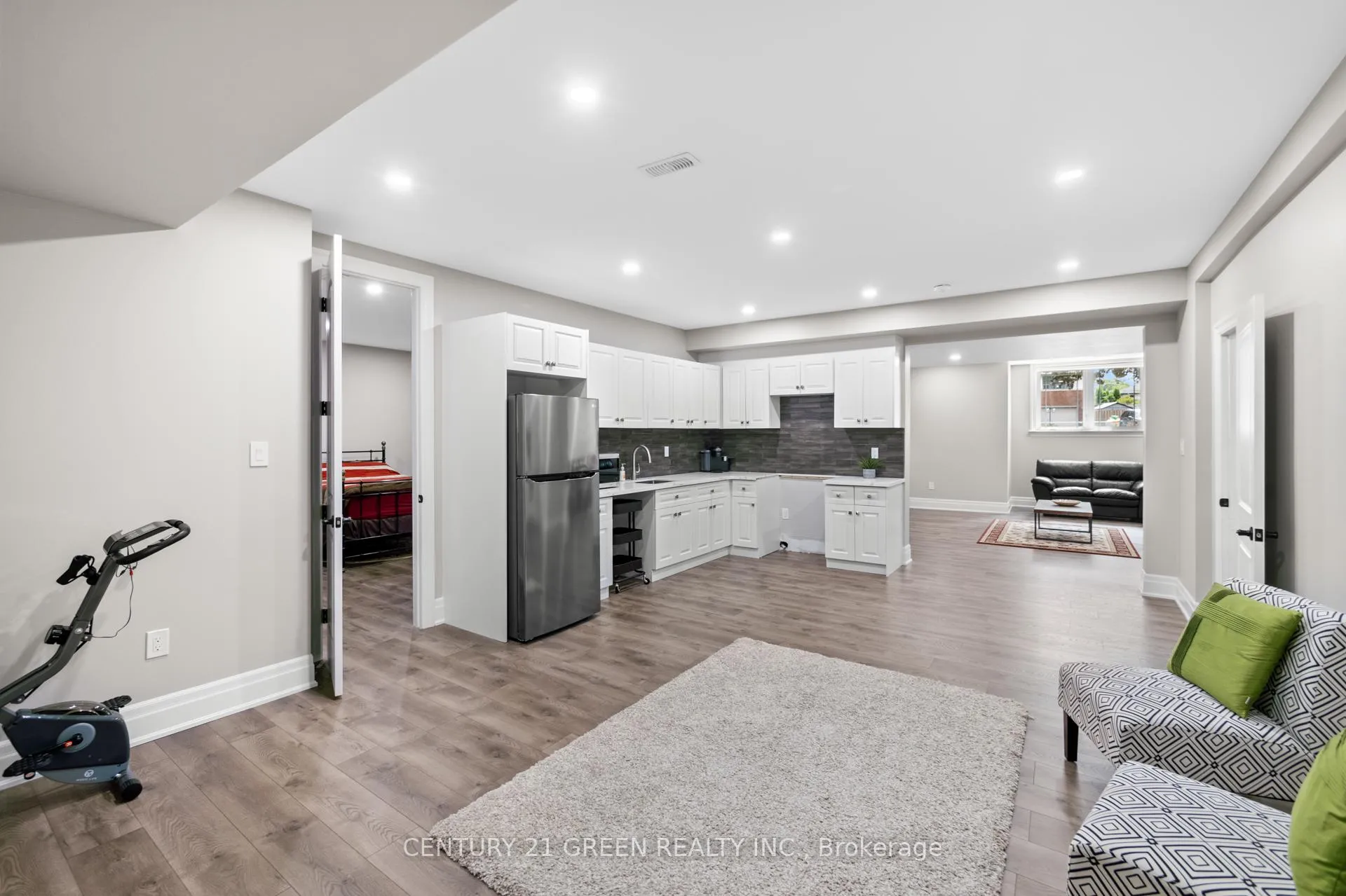 Photo 41 of 679 Hiawatha Boulevard, Hamilton, Ancaster — HOMEH