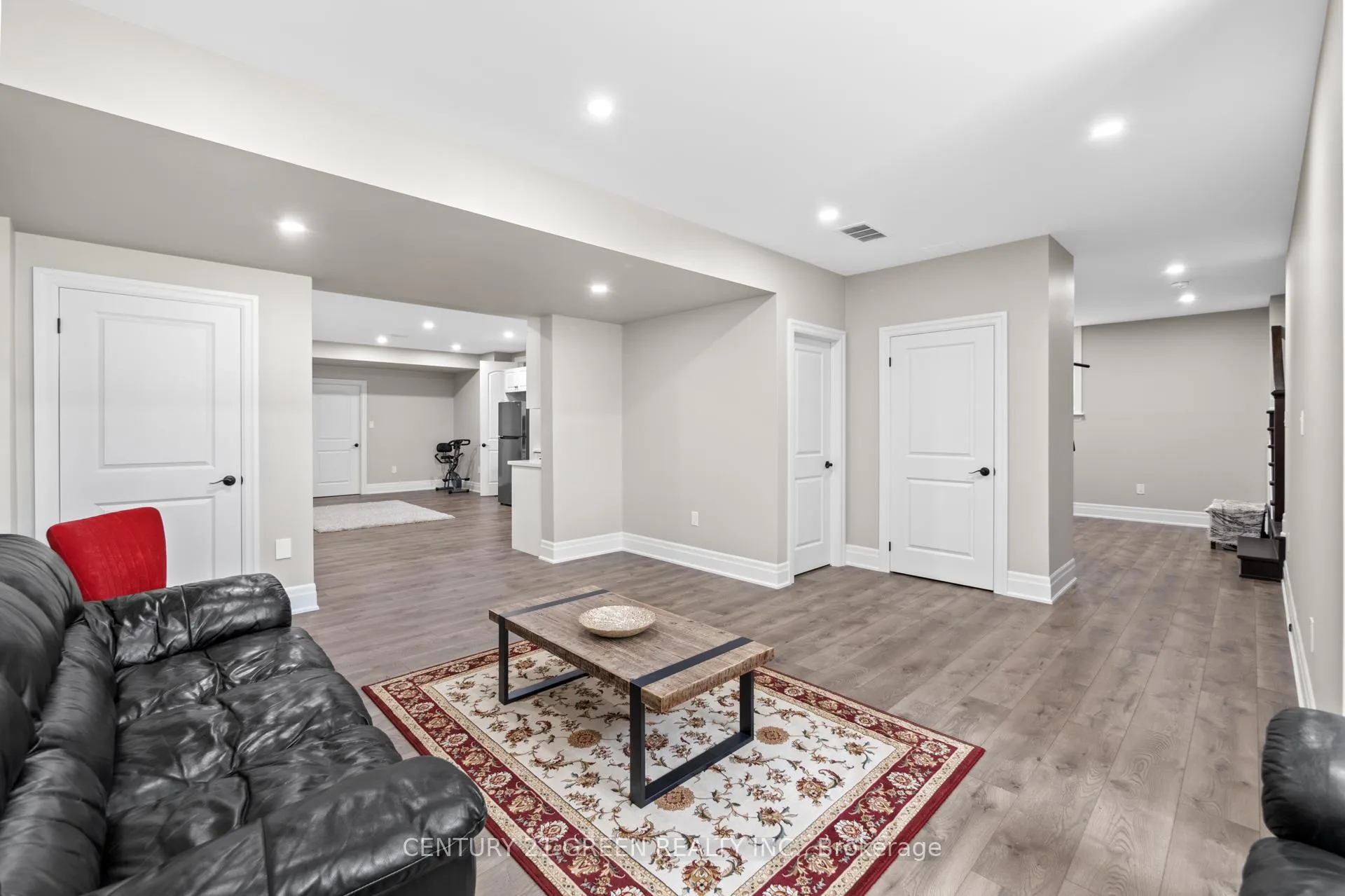 Photo 43 of 679 Hiawatha Boulevard, Hamilton, Ancaster — HOMEH